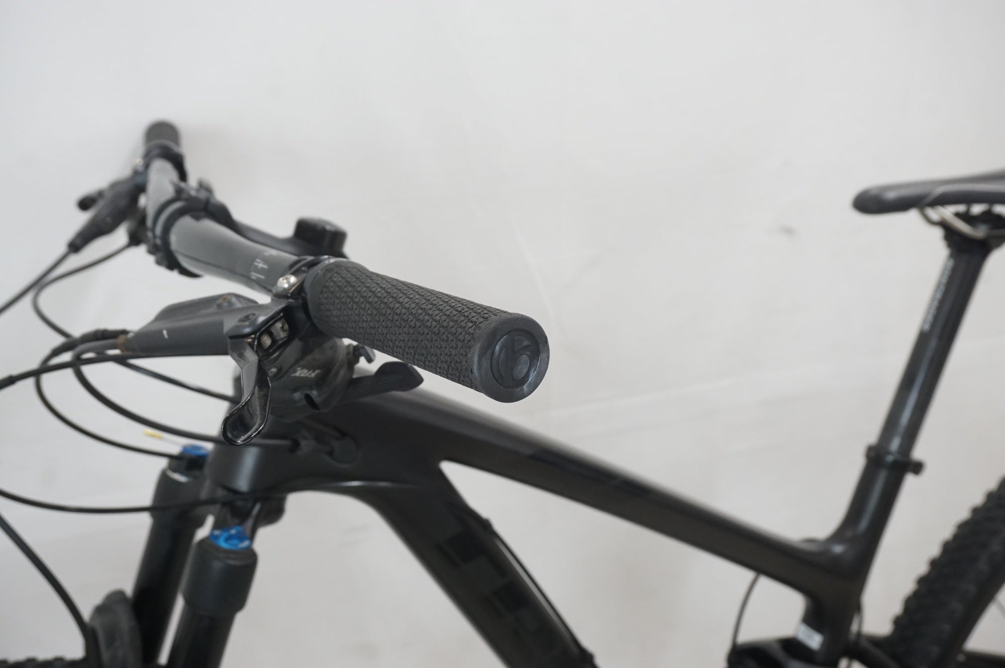 TREK 「トップフューエル」 TOP FUEL 9.8 SL 2017年モデル マウンテンバイク / 福岡店