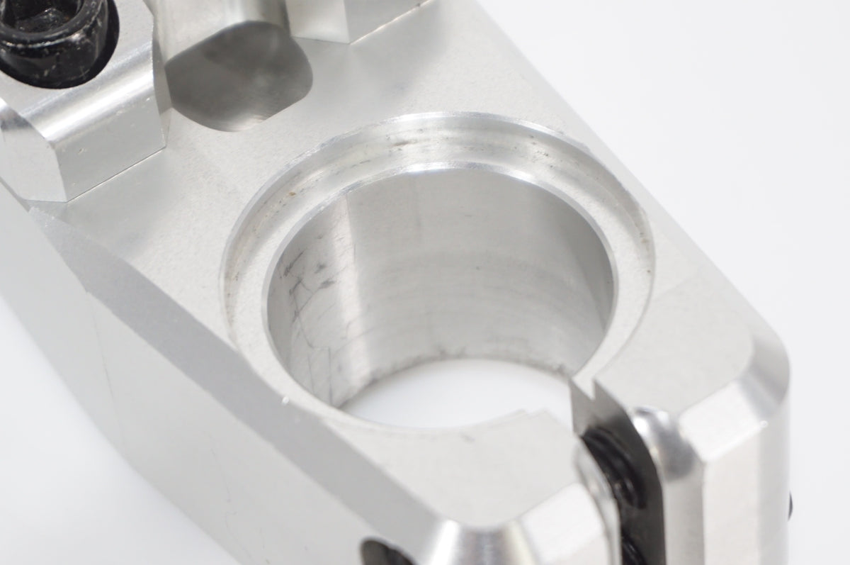 JYKK JAPAN 「ジックジャパン」 HERO STEM φ22.2 50mm ステム / AKIBA店