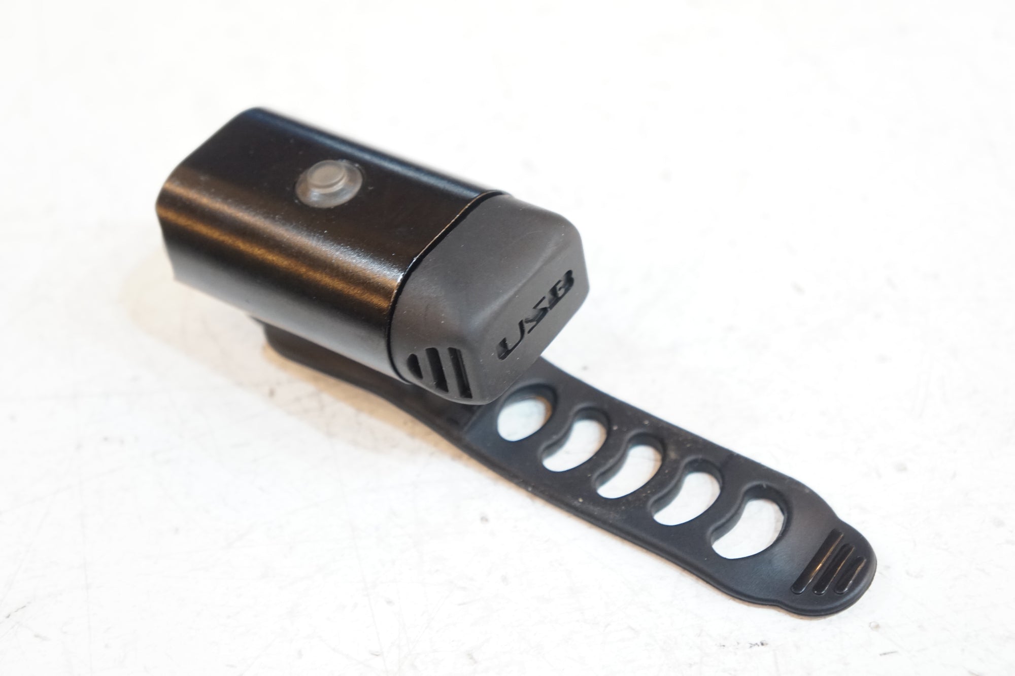 LEZYNE 「レザイン」 400XL フロントライト / バイチャリ浦和ベース