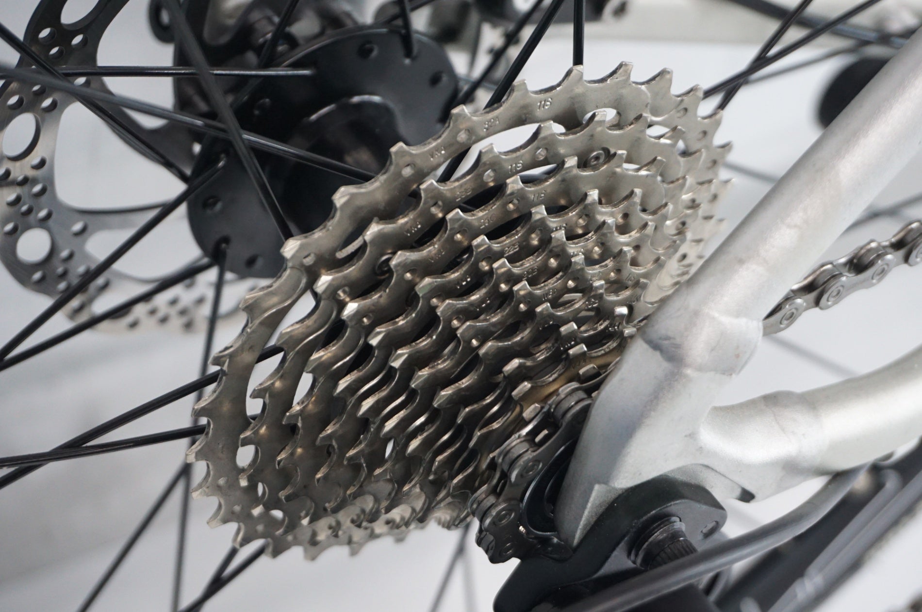 NESTO 「ネスト」 ALTERNA DISC 2025年モデル ロードバイク / 阪急塚口店