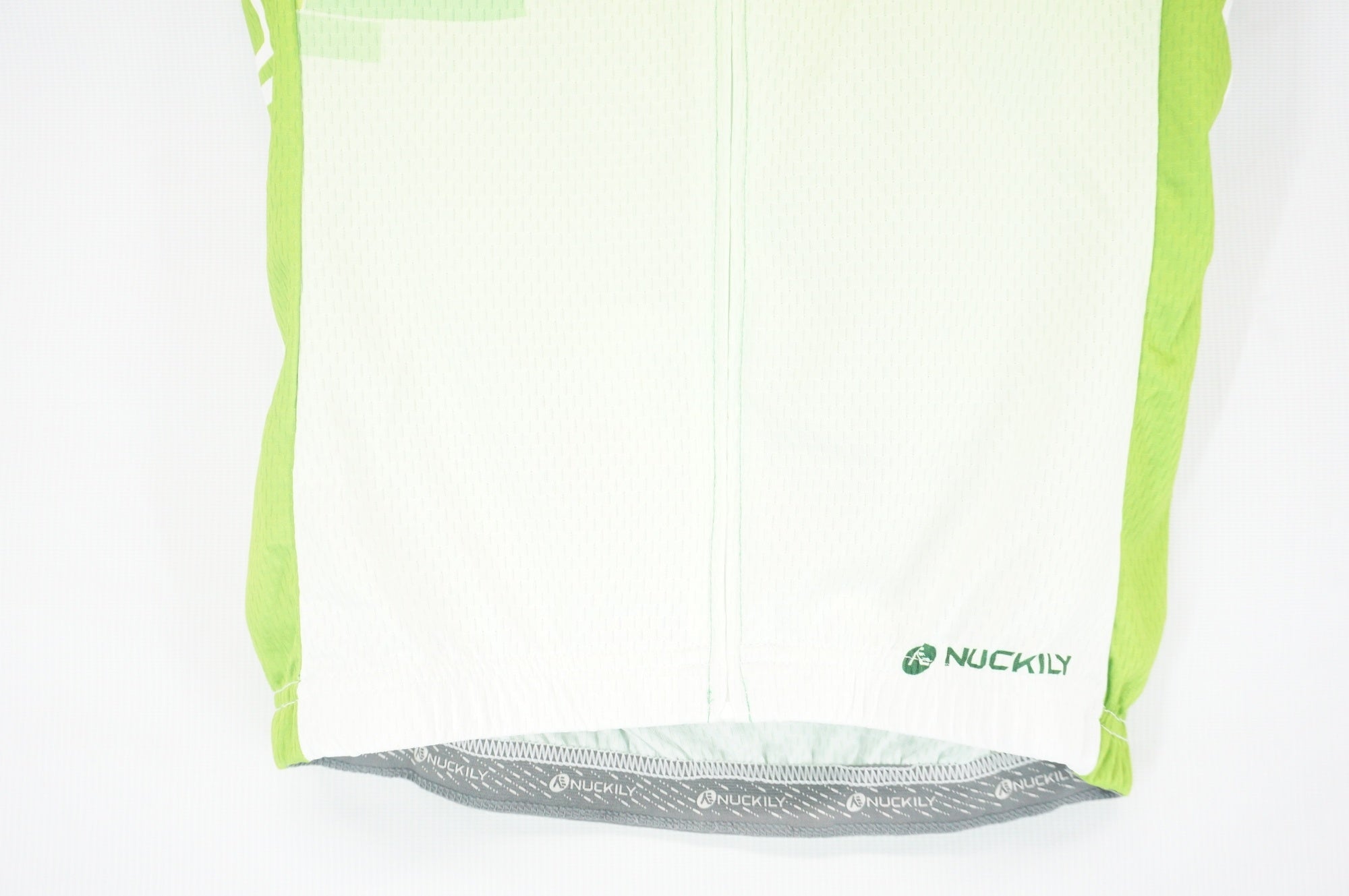 NUCKILY 「ナックリー」 半袖 Mサイズ ジャージ / 阪急塚口店