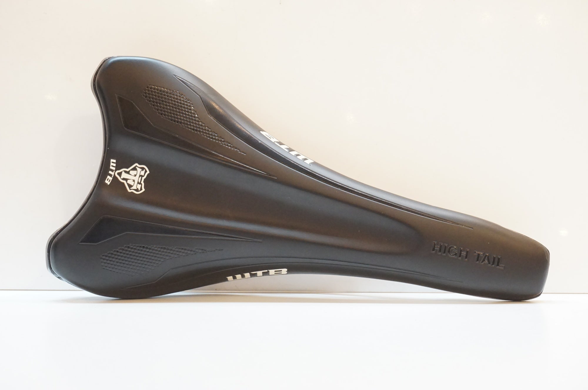 WTB 「ダブリューティービー」 HIGH TAIL PRO Sサイズ サドル / 浦和ベース