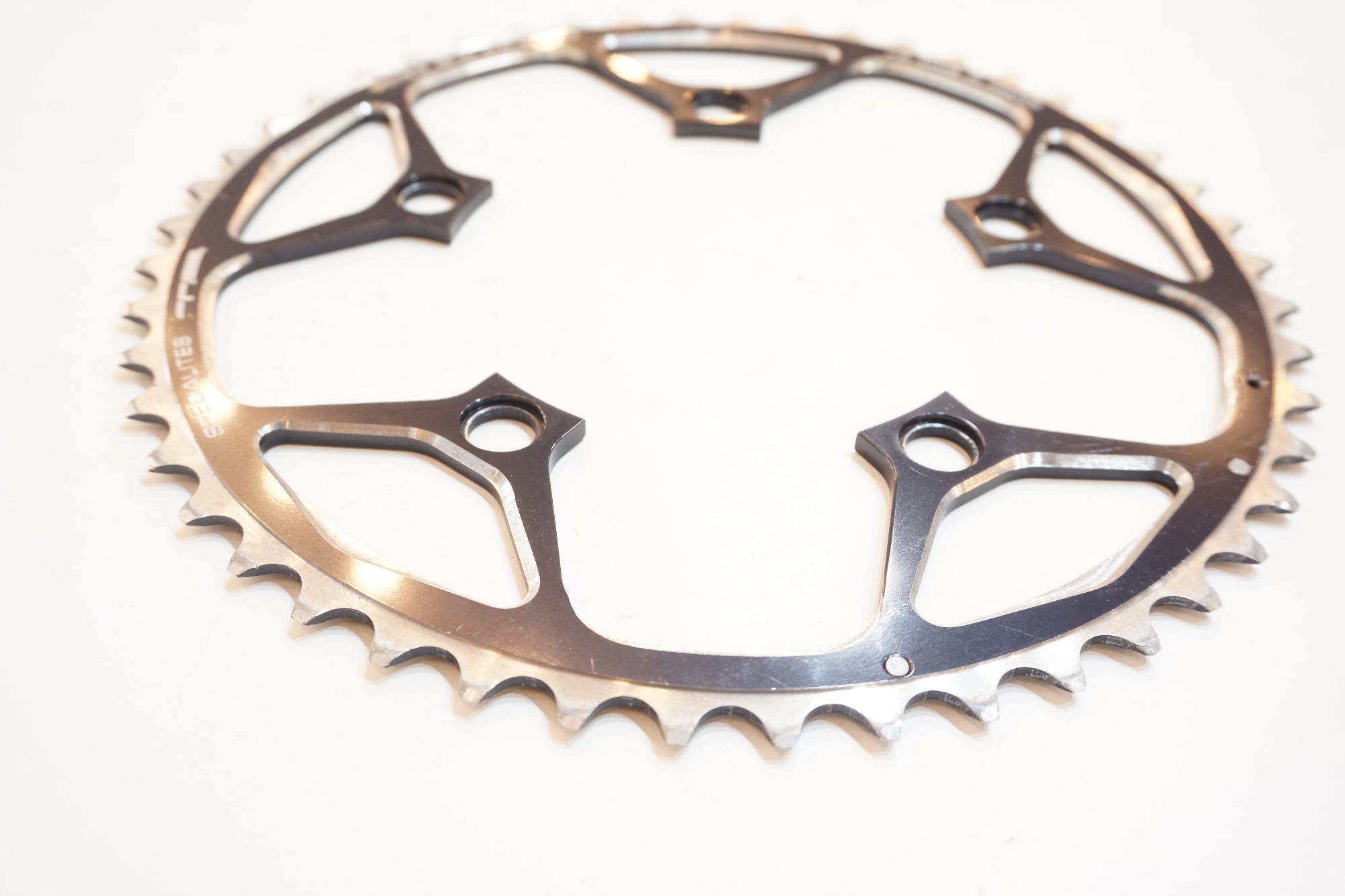 SPECIALITES 「スペシャリテ」 TA 48T チェーンリング / バイチャリ浦和ベース