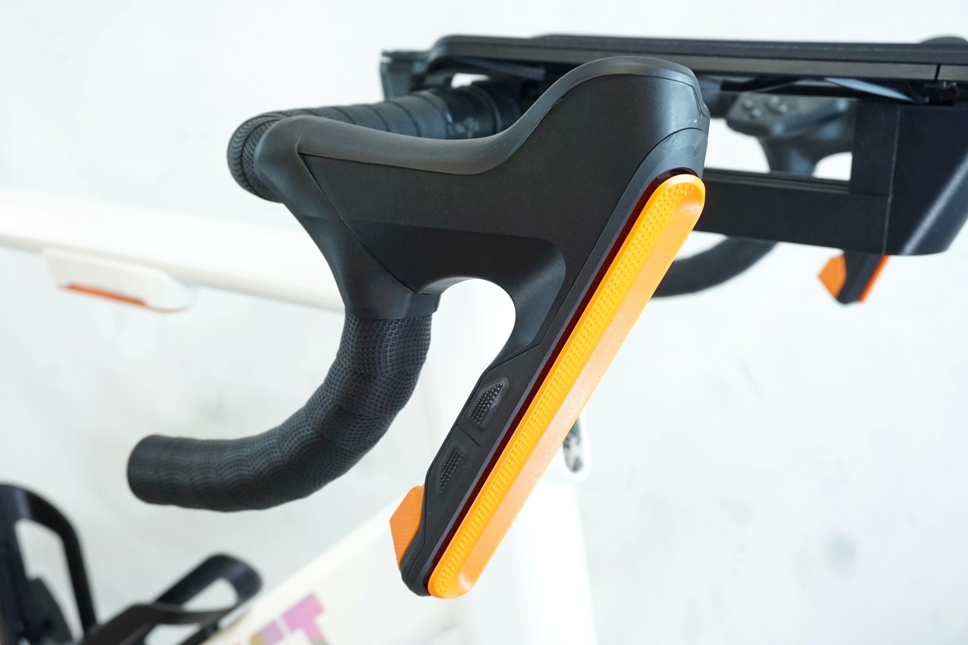 WAHOO 「ワフー」 ZWIFT RIDE WITH KICKR CORE2 スマートトレーナー / 有明ガーデン店
