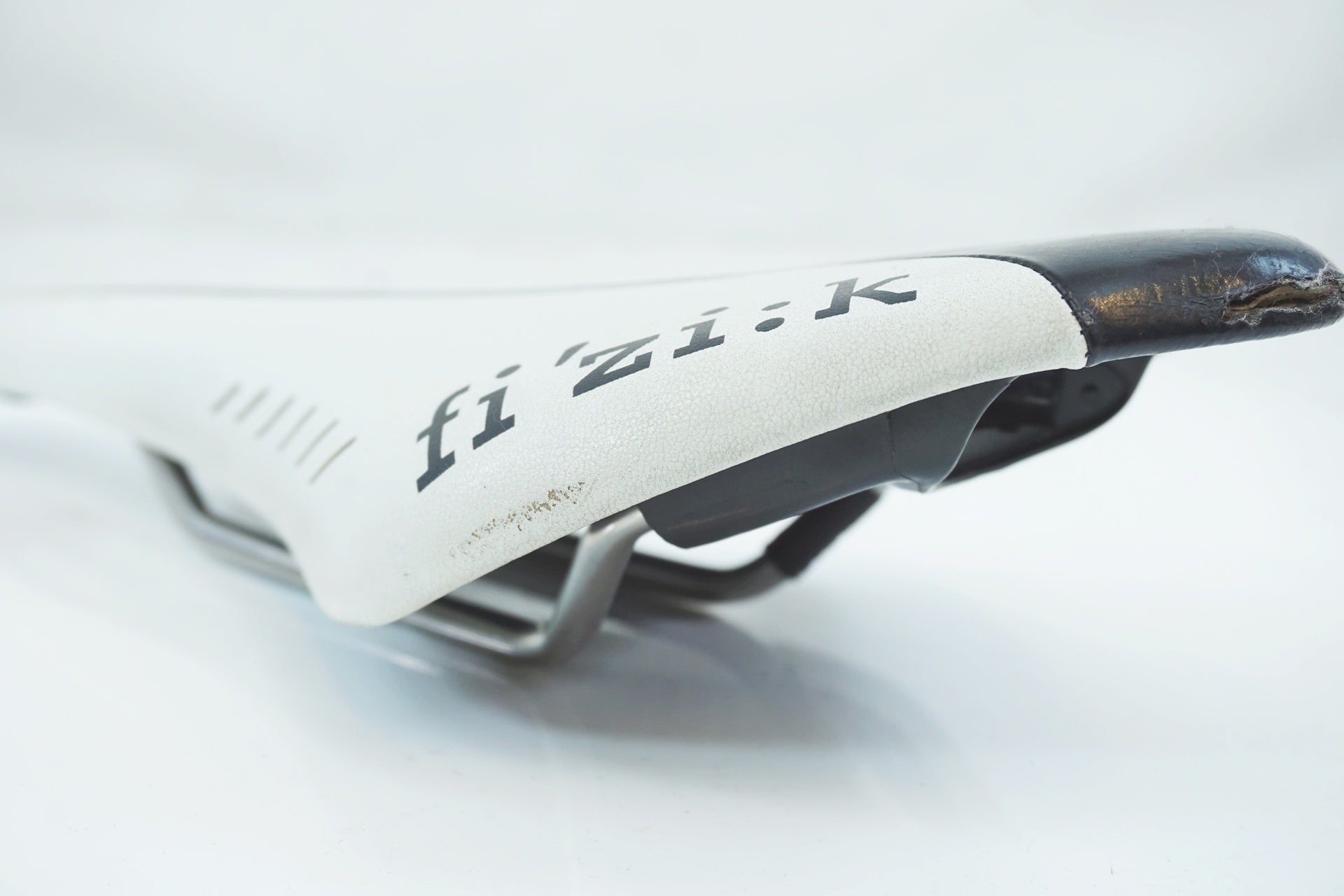 FIZIK 「フィジーク」 ARIONE CX KIUM サドル / 有明ガーデン店