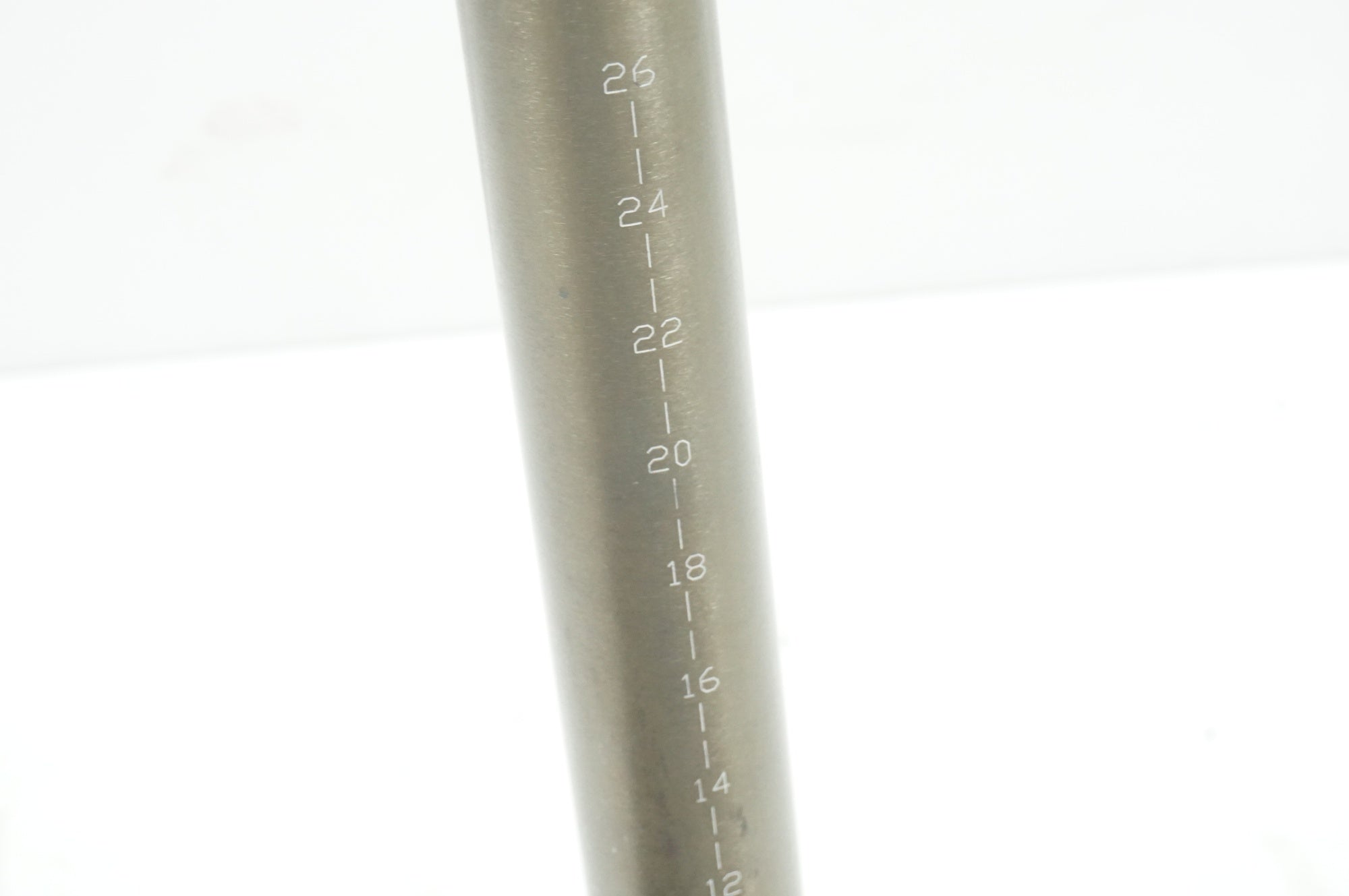 LITE CYCLE 「ライトサイクル」 570mm φ34.9 チタニウム ロング シートポスト / 大宮店