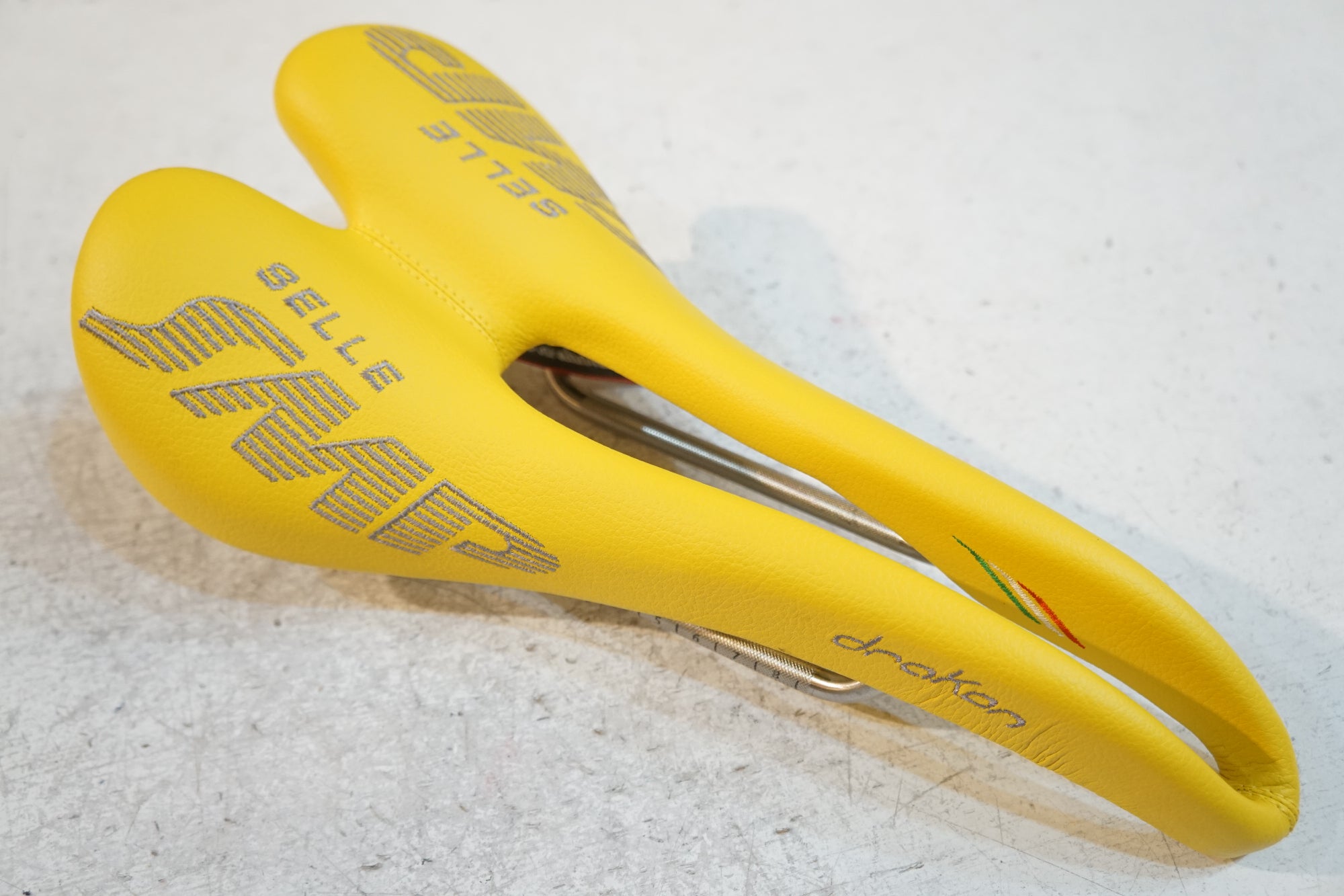 SELLE SMP 「セラ エスエムピー」 DRAKON サドル / バイチャリ浦和