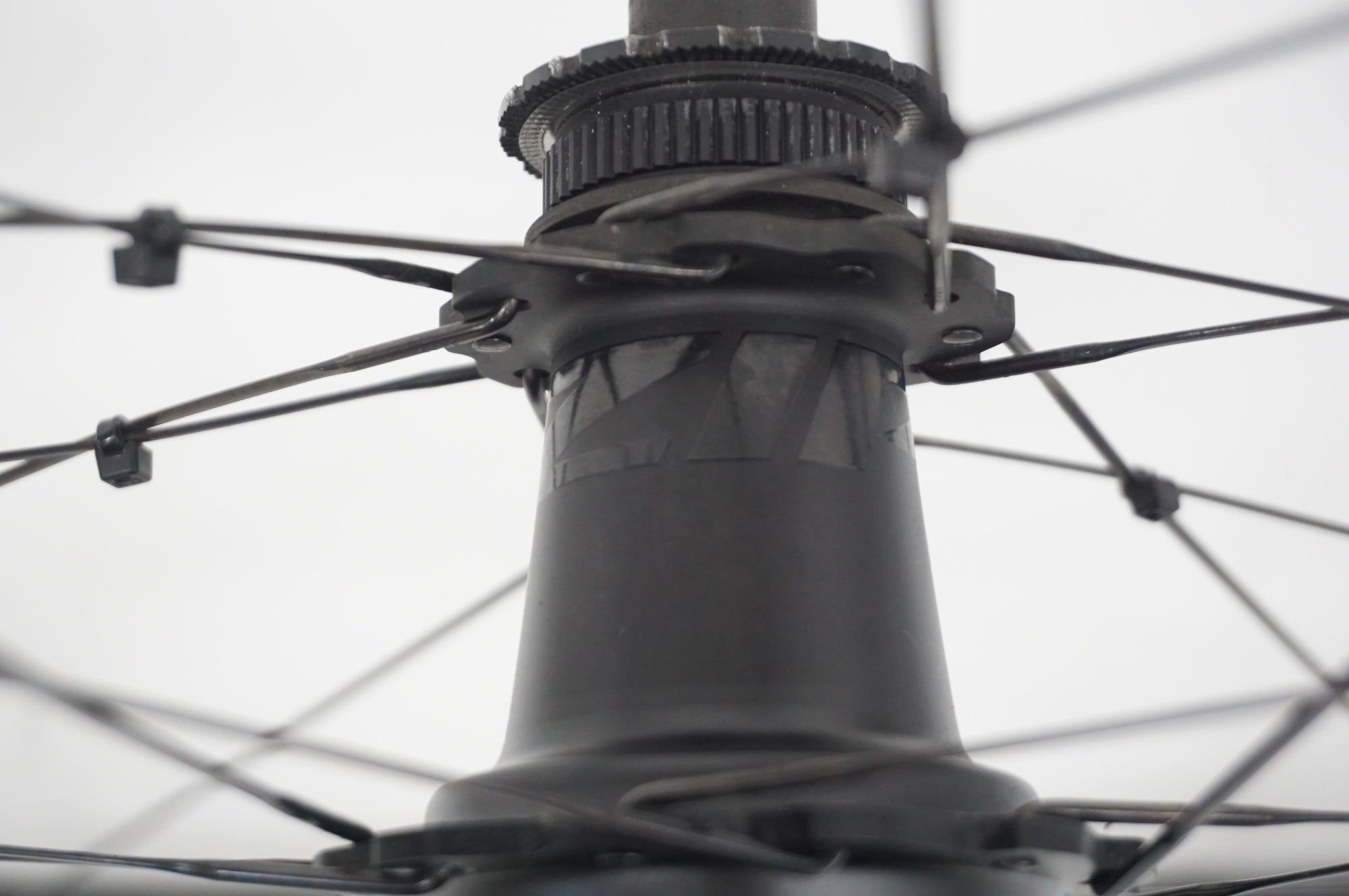 ZIPP 「ジップ」353 NSW TUBELESS DISC シマノ11-12速 ホイールセット / 阪急塚口店