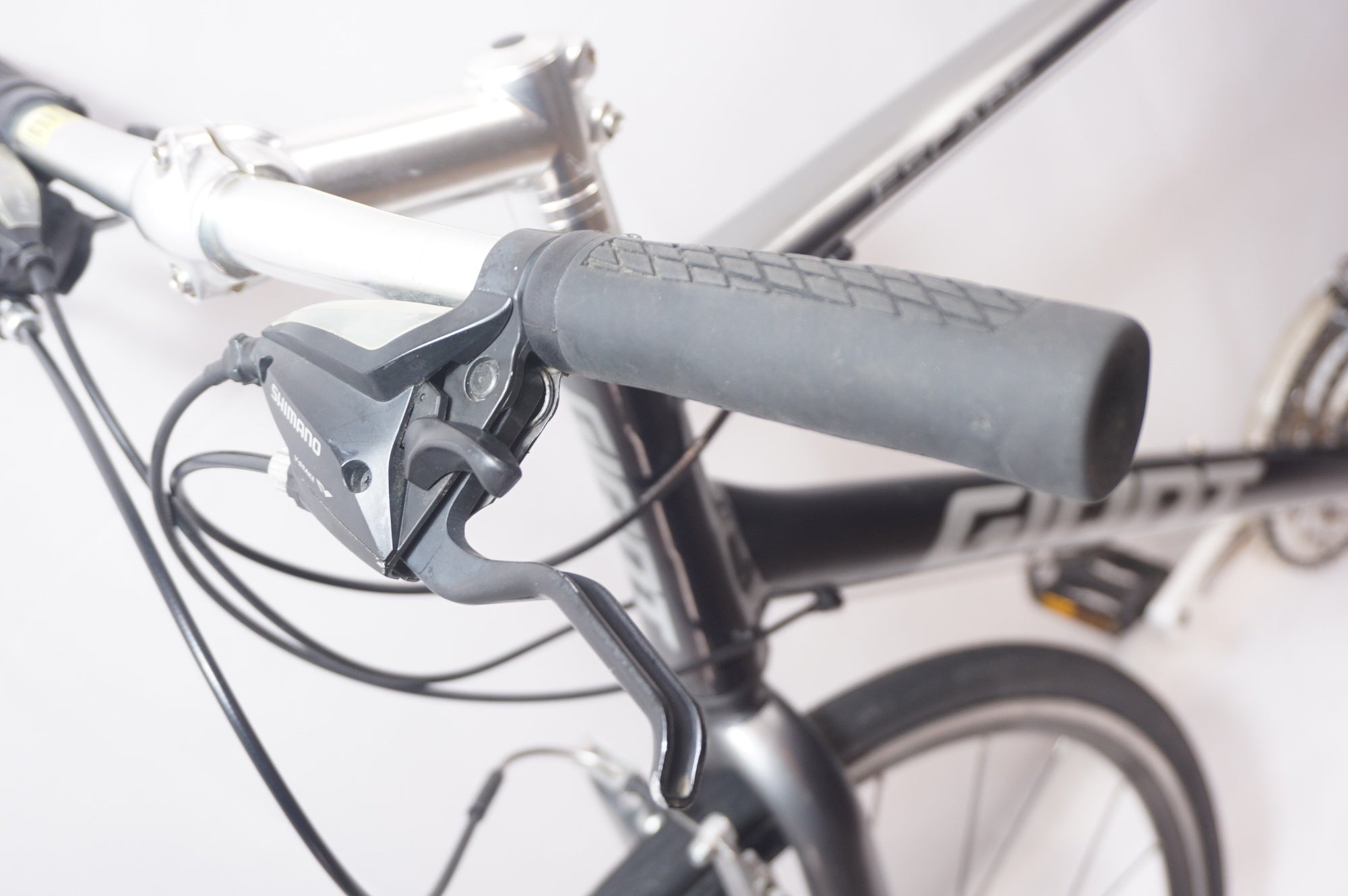 GIANT 「ジャイアント」 ESCAPE R3 2023年モデル クロスバイク / 世田谷店