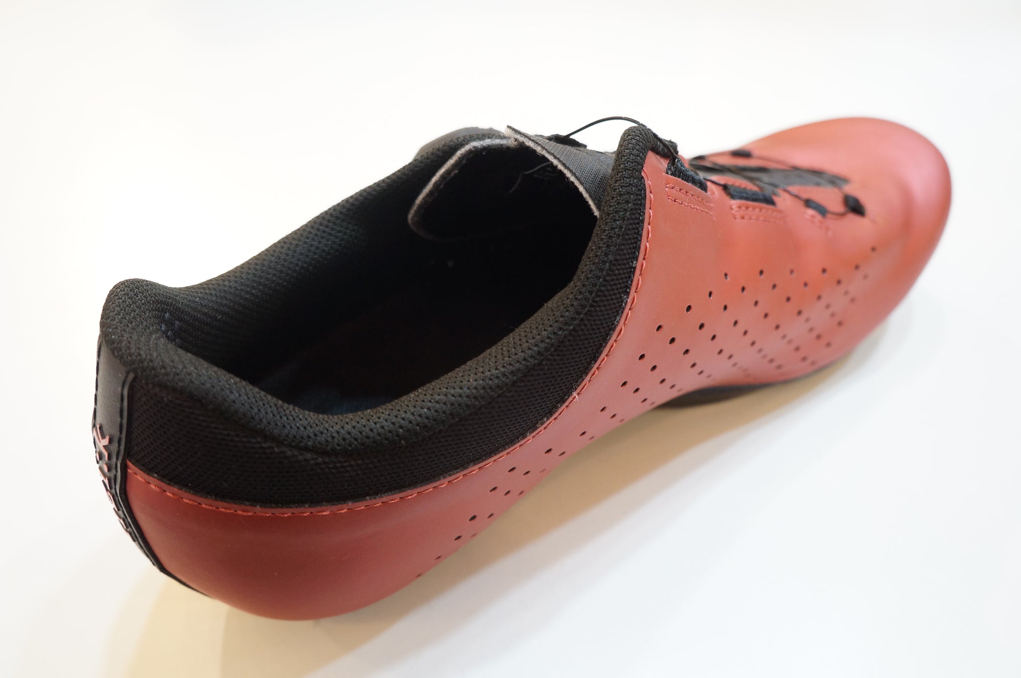 FIZIK 「フィジーク」 VENTO OMNA 25.7mm シューズ / バイチャリ浦和ベース