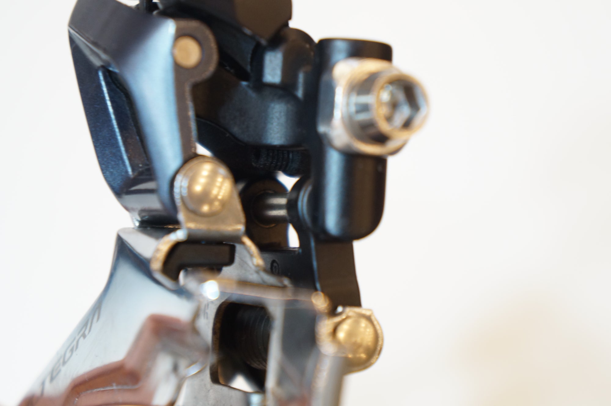 SHIMANO 「シマノ」 ULTEGRA FD-R8000 フロントディレイラー / バイチャリ浦和ベース