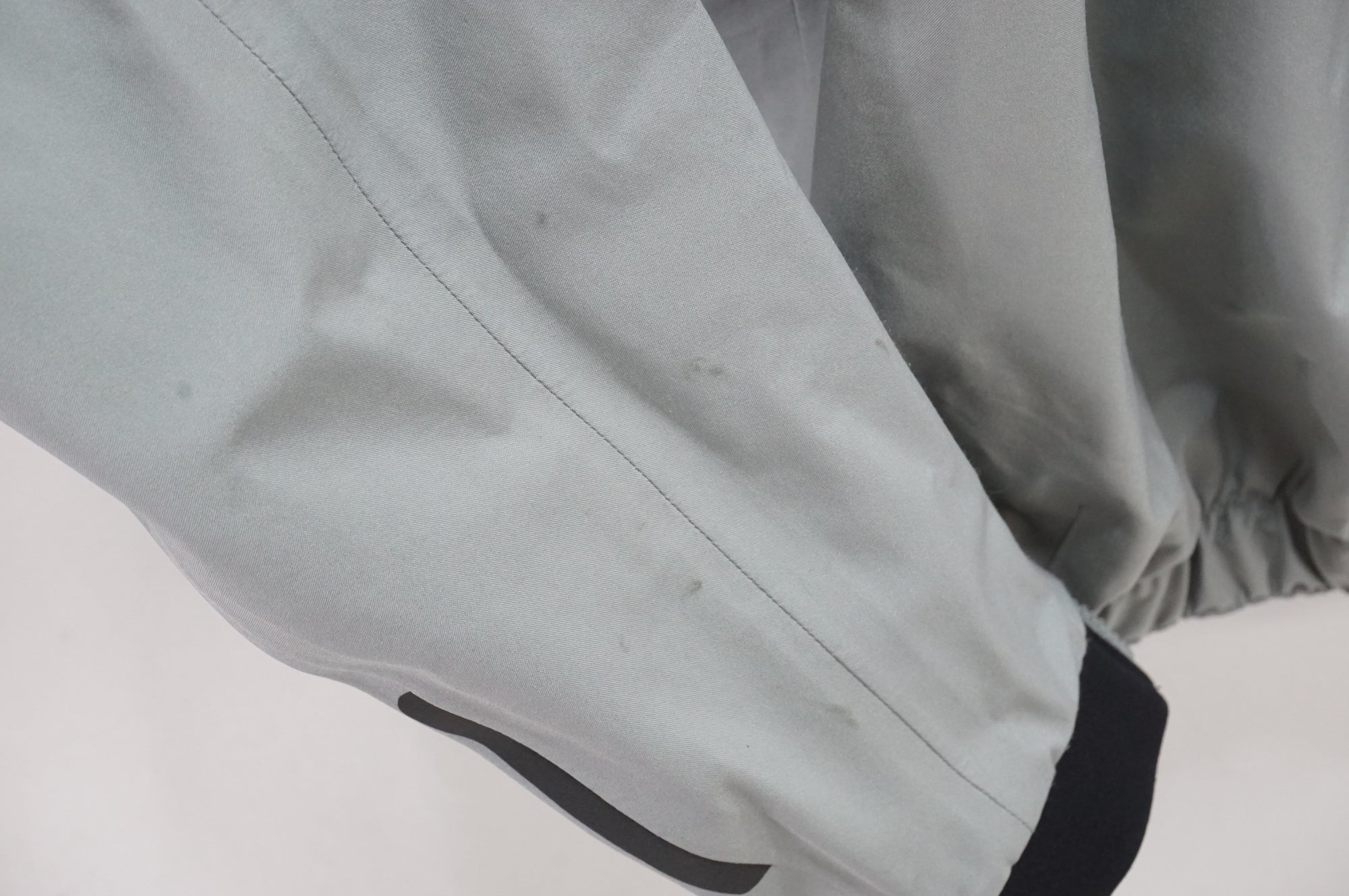 RAPHA 「ラファ」 RCC PRO TEAM RACE CAPE Mサイズ ジャケット / 大宮店