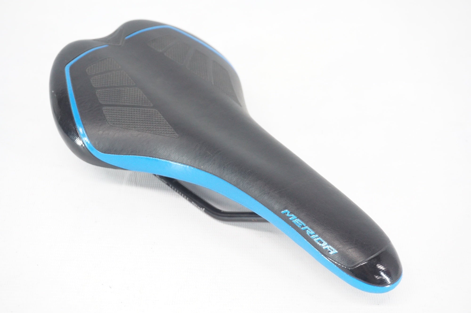 DDK 「ディーディーケー」 MERIDA サドル / 阪急塚口店