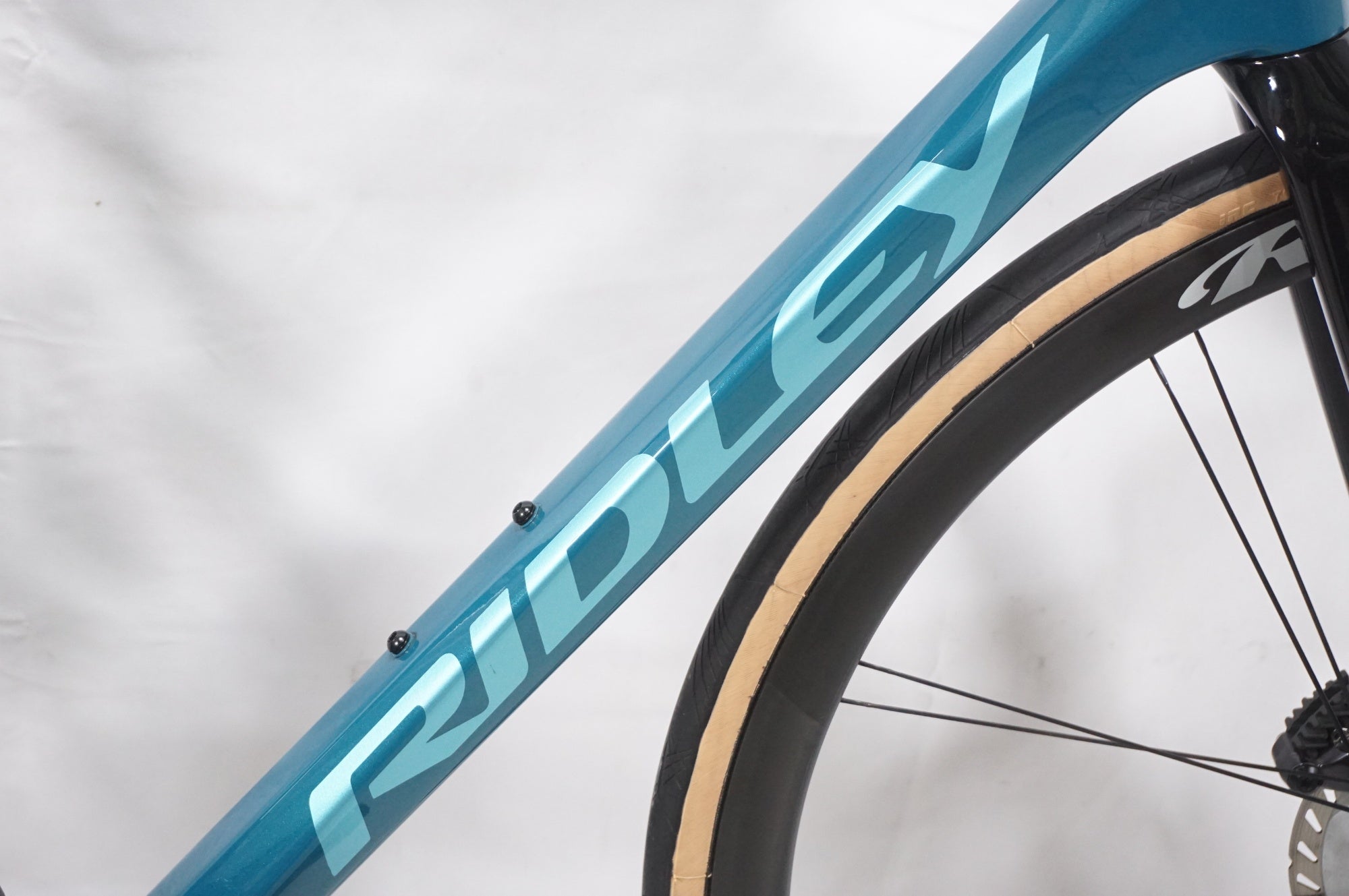RIDLEY 「リドレー」 FENIX SLIC DARK 2024年モデル ロードバイク / AKIBA店