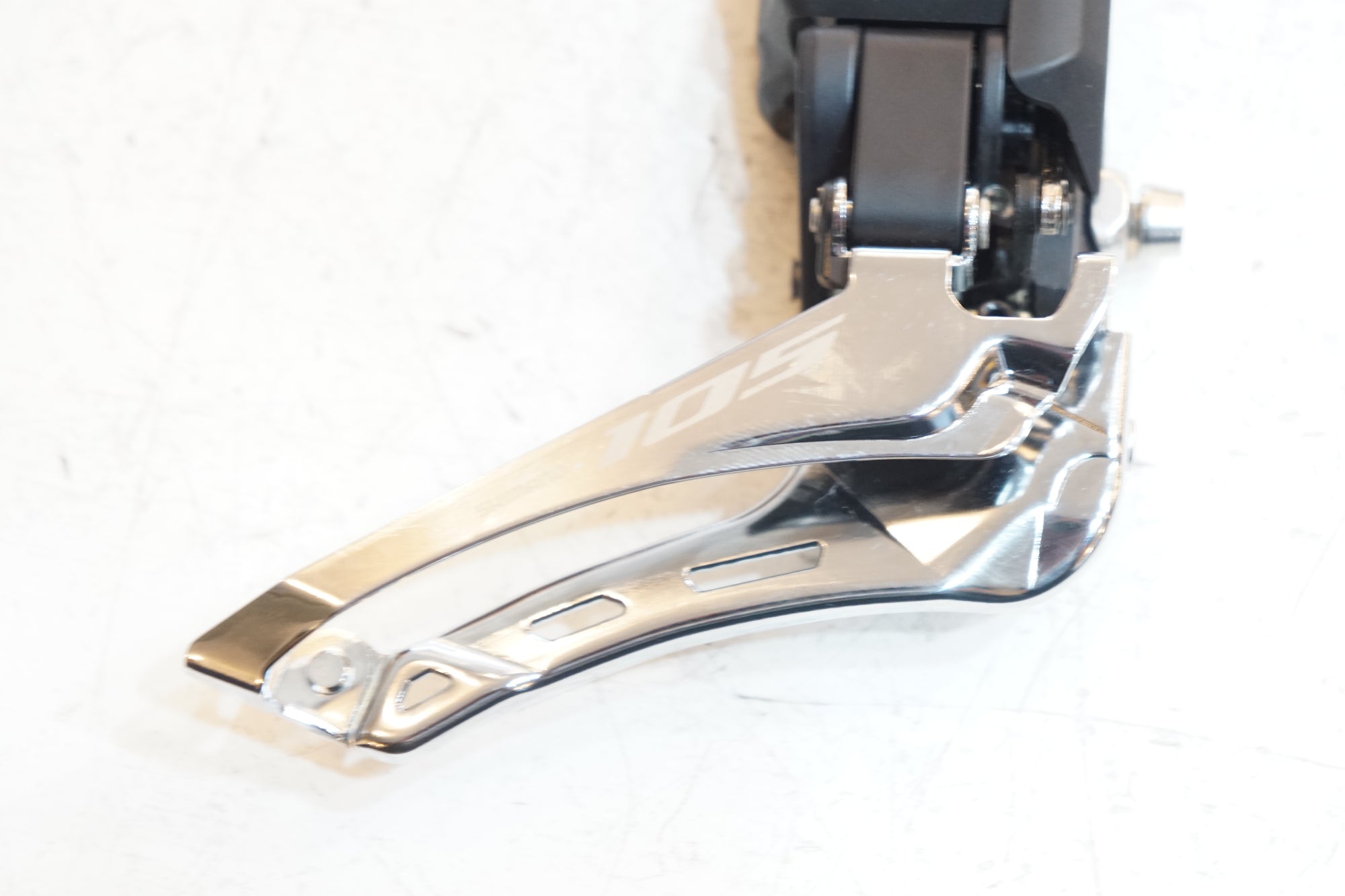 SHIMANO 「シマノ」 105 FD-R7150 フロントディレイラー / バイチャリ浦和ベース