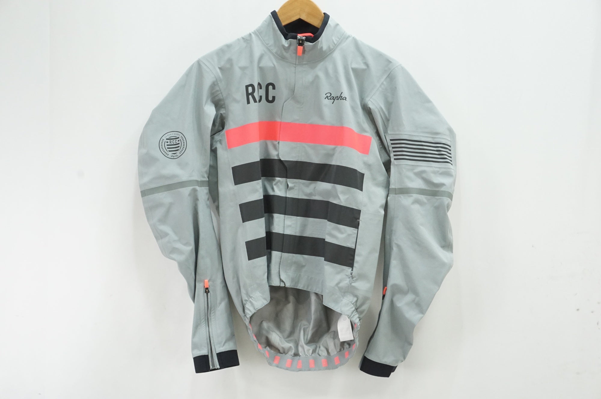 RAPHA 「ラファ」 RCC PRO TEAM RACE CAPE Mサイズ ジャケット / 大宮店