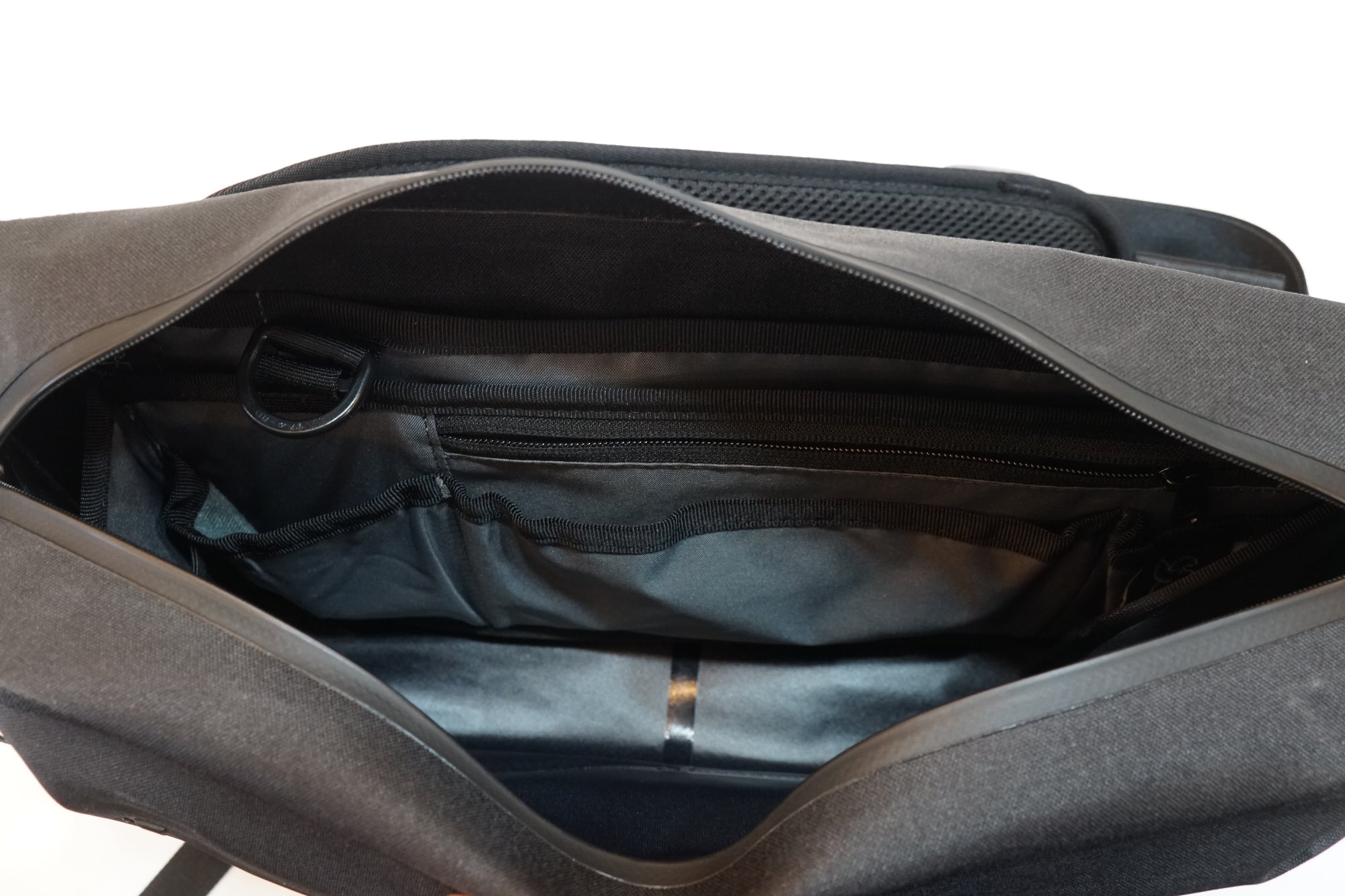 CHROME 「クローム」 ミニ カデッド ウォータープルーフ ボディバッグ / バイチャリ浦和ベース