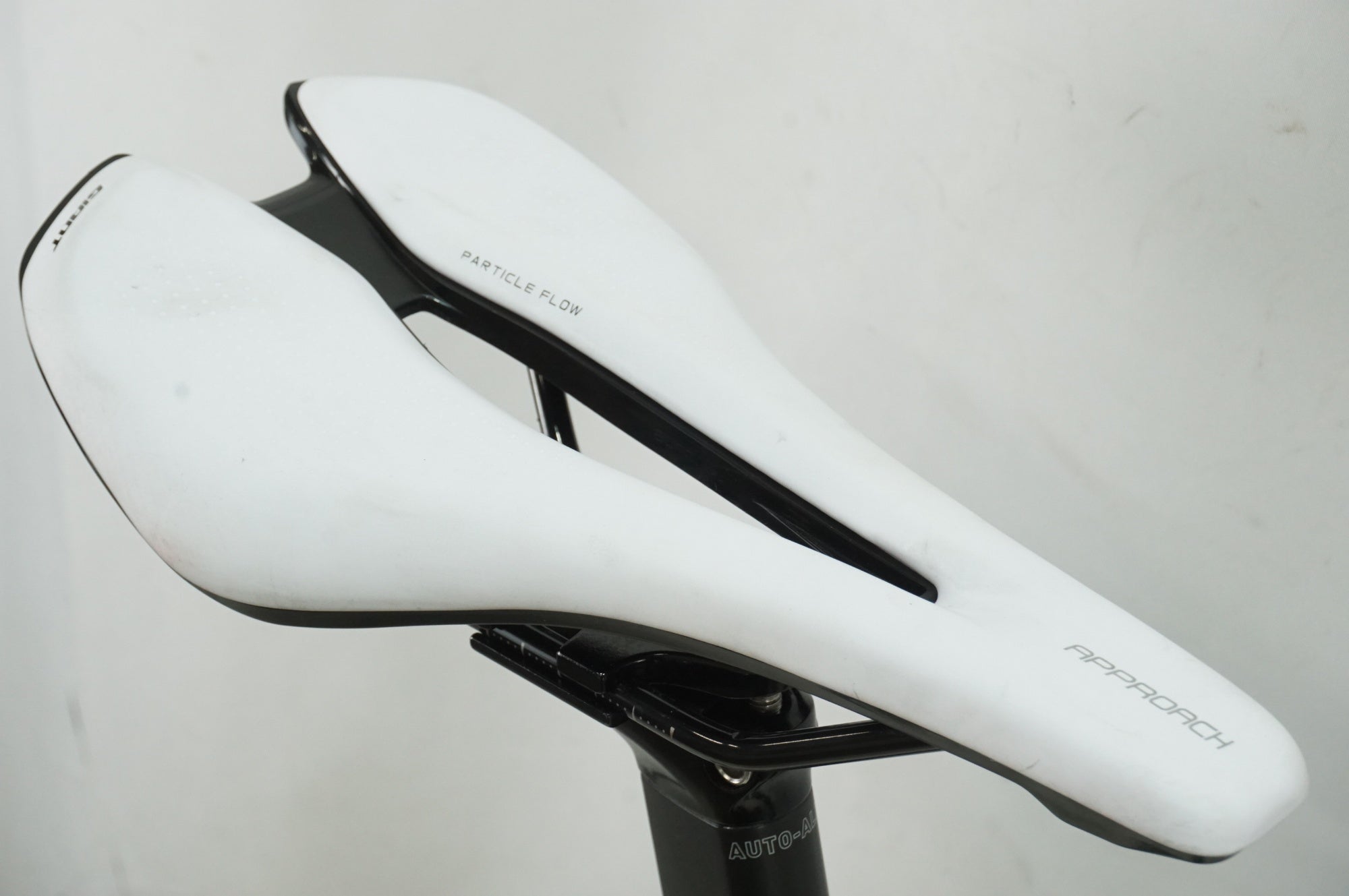 GIANT 「ジャイアント」 TCR COMPOSITE 2013年モデル ロードバイク / 大宮店