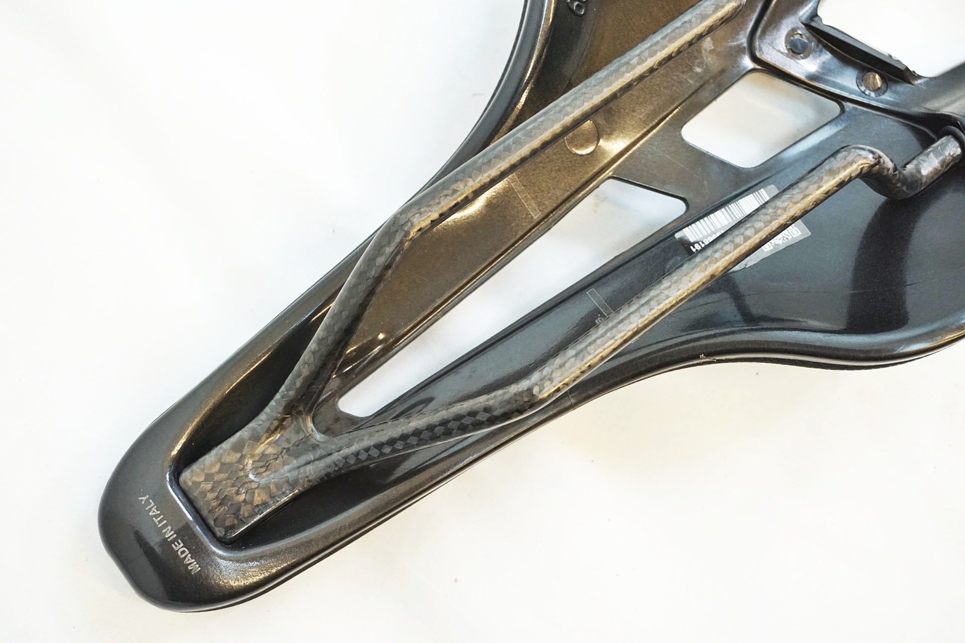 VELOMANN 「ヴェロマーン」 MITORA139 サドル / 有明ガーデン店