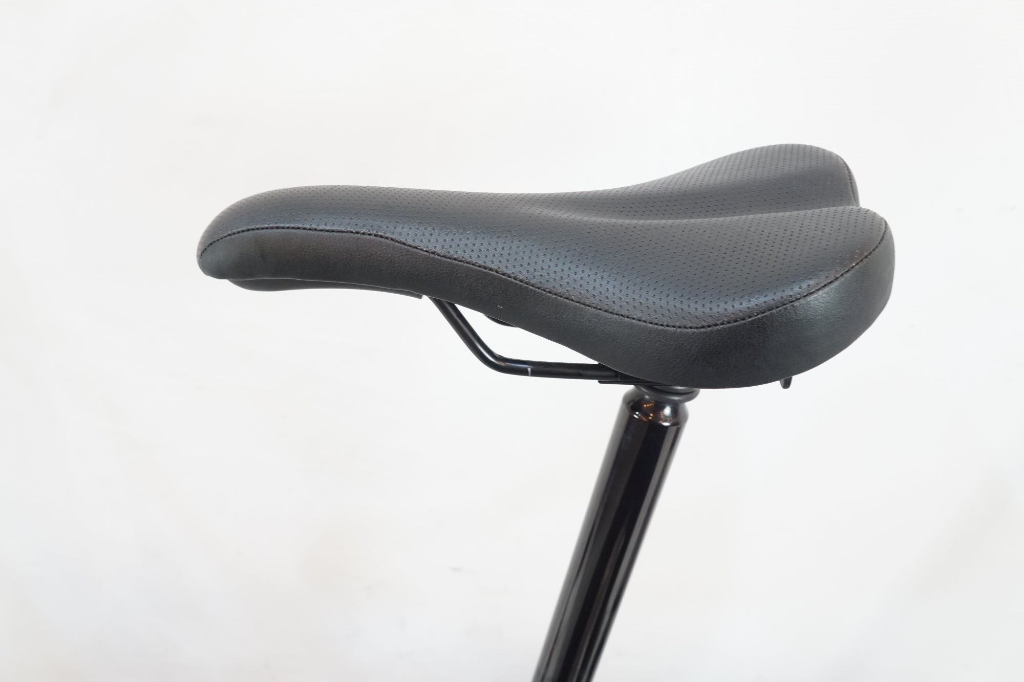 BROMPTON 「ブロンプトン」 CLINE EXPLORE WITH RACK MID BAR 2023年モデル 16インチ 折りたたみ自転車 / バイチャリ浦和ベース