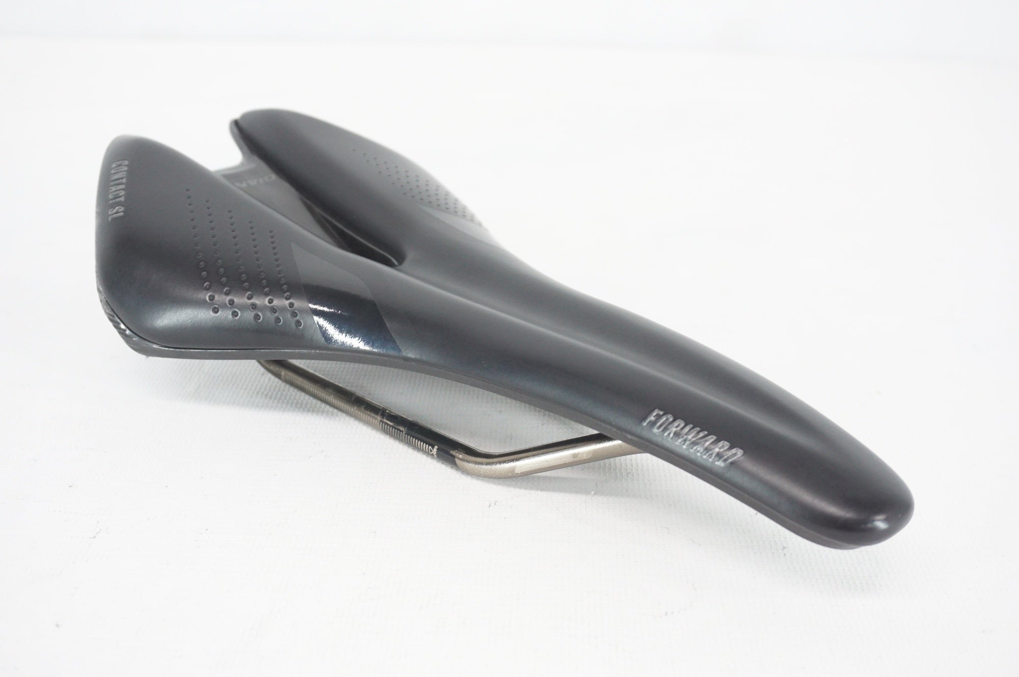 GIANT 「ジャイアント」 CONTACT SL FOWARD サドル / 阪急塚口店