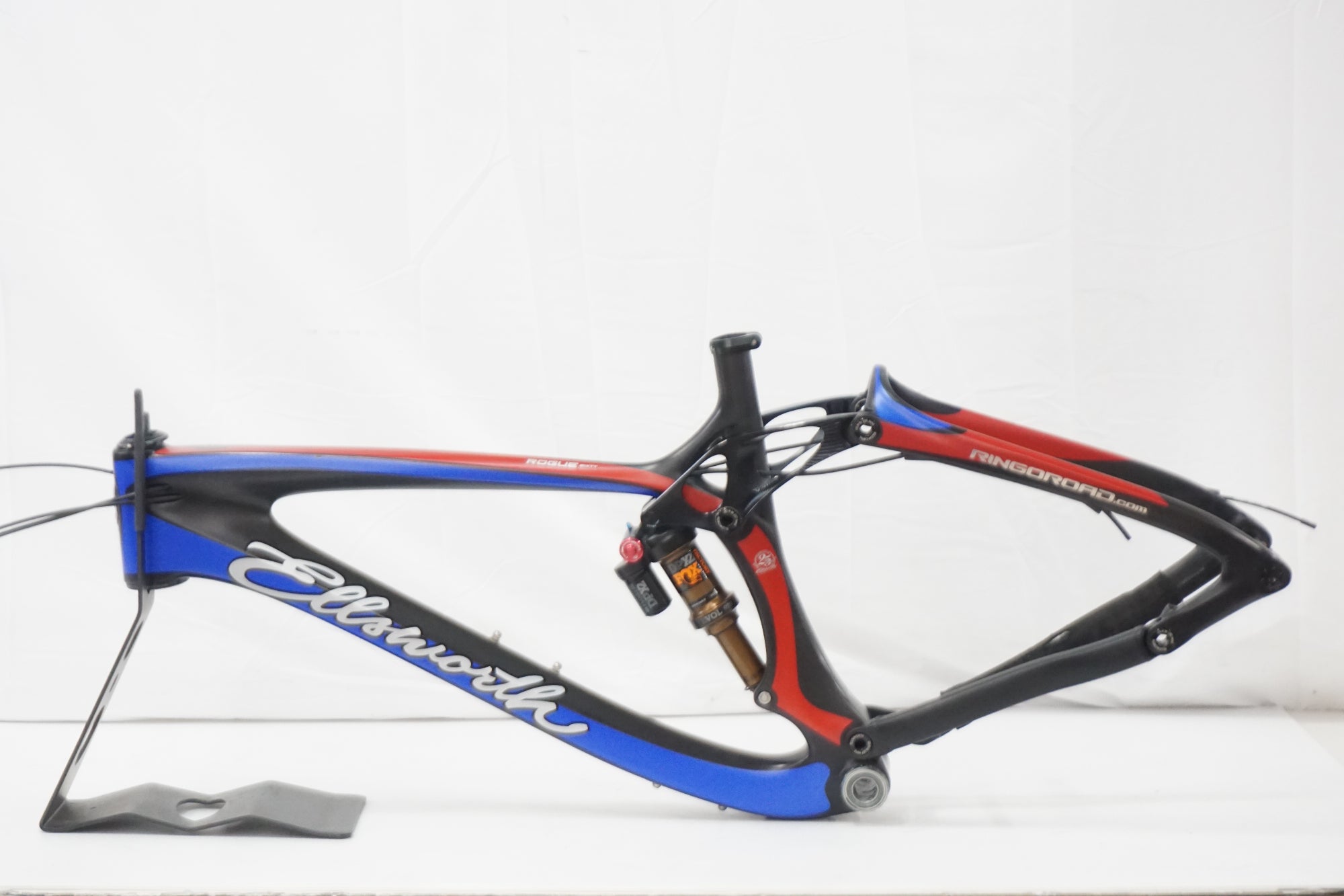 ELLSWORTH 「エルズワース」 ROGUE SIXTY 2017年モデル フレーム/ 奈良店