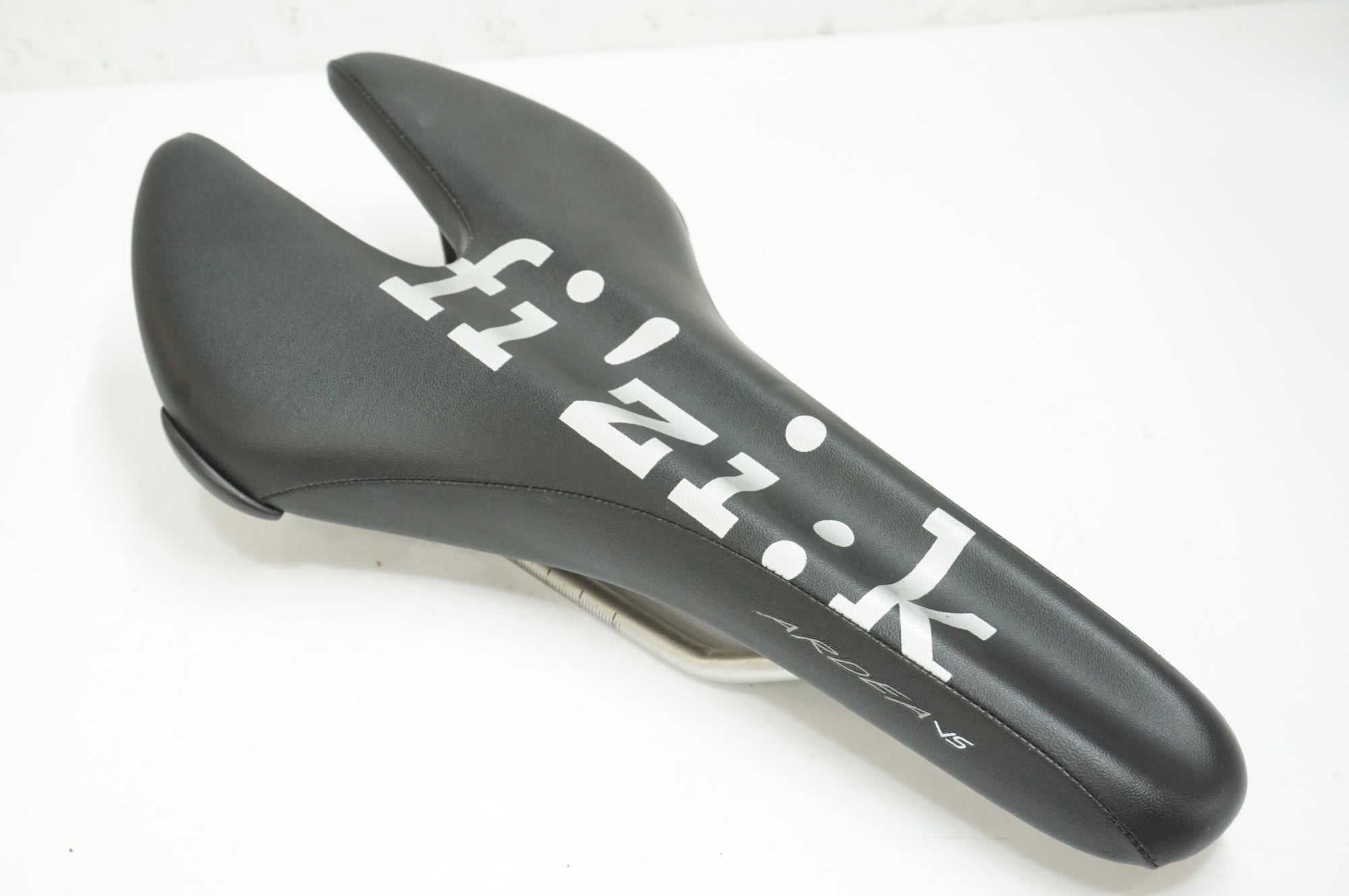 FIZIK 「フィジーク」 ARDEA VS サドル / 大宮店