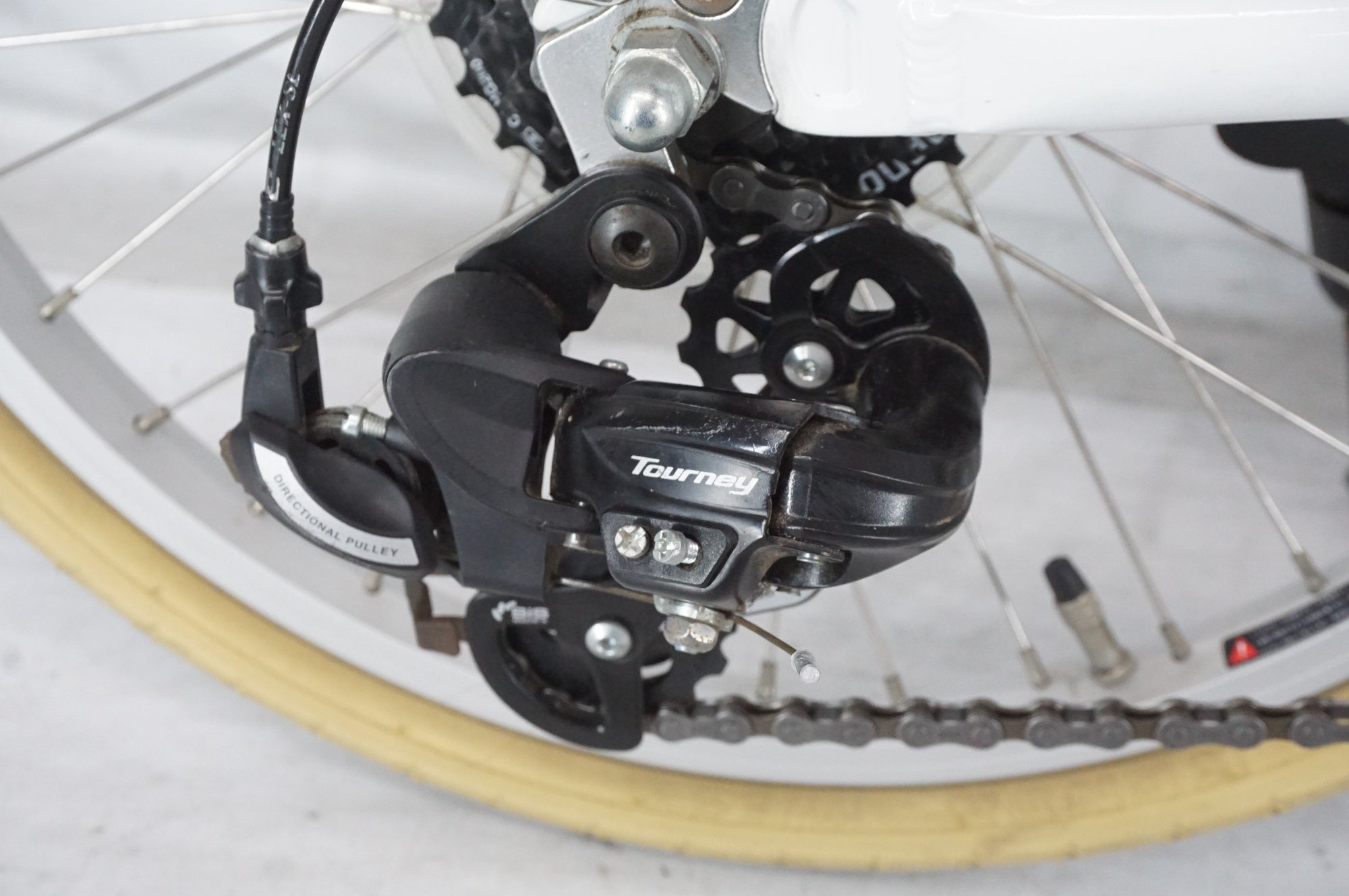 LOUIS GARNEAU 「ルイガノ」 EASEL7.0 2023年モデル 20インチ ミニベロ / 阪急塚口店