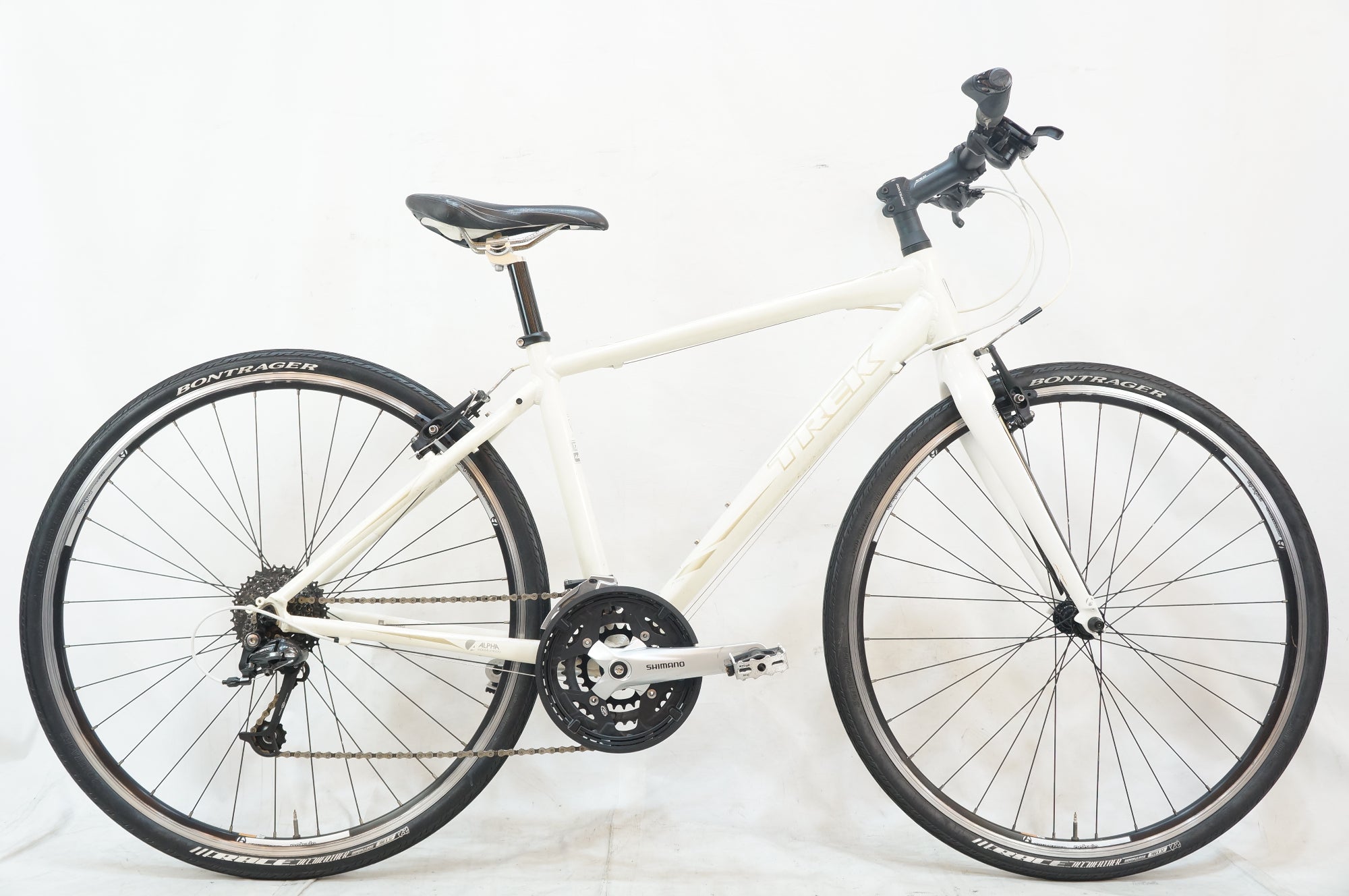 【中古品/訳あり特価】TREK FX7.4  トレック　クロスバイク　ホワイト　自転車　 TREK 「トレック」 FX7.4 2012年モデル クロスバイク / バイチャリ浦和