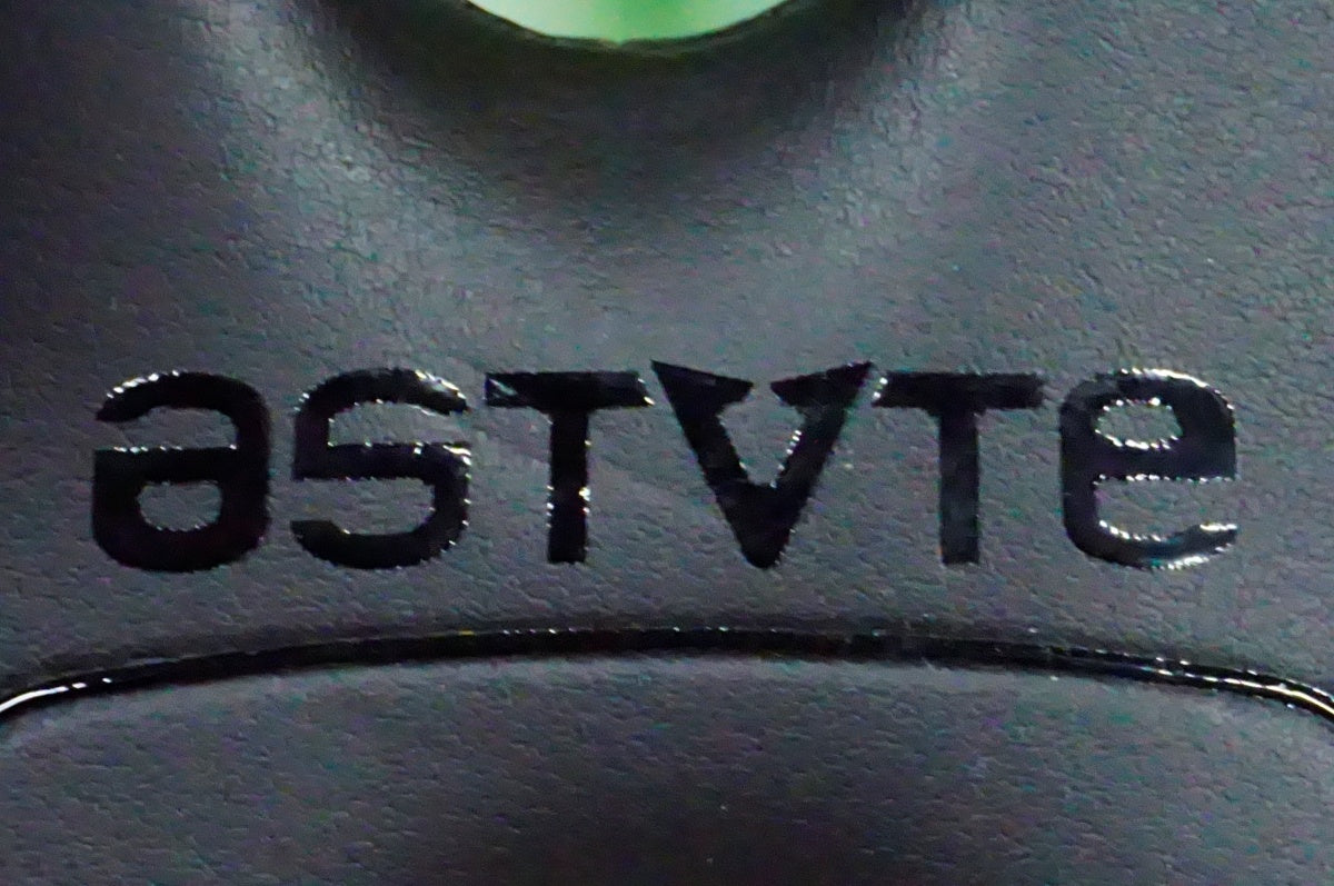 ASTUTE 「アスチュート」 SKYLITE VT CARBON NIO サドル / 名古屋大須店