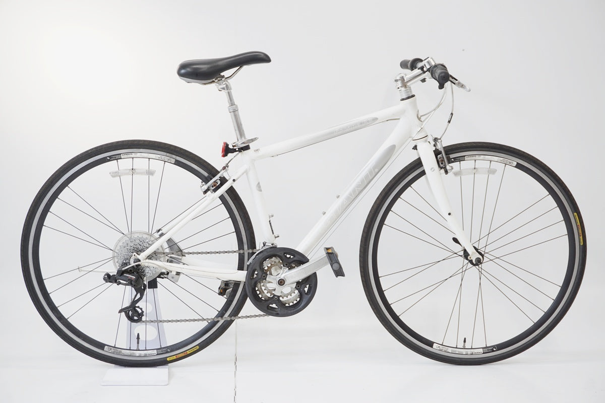 2023 GIANT Bicycles | ESCAPE R3 LTD