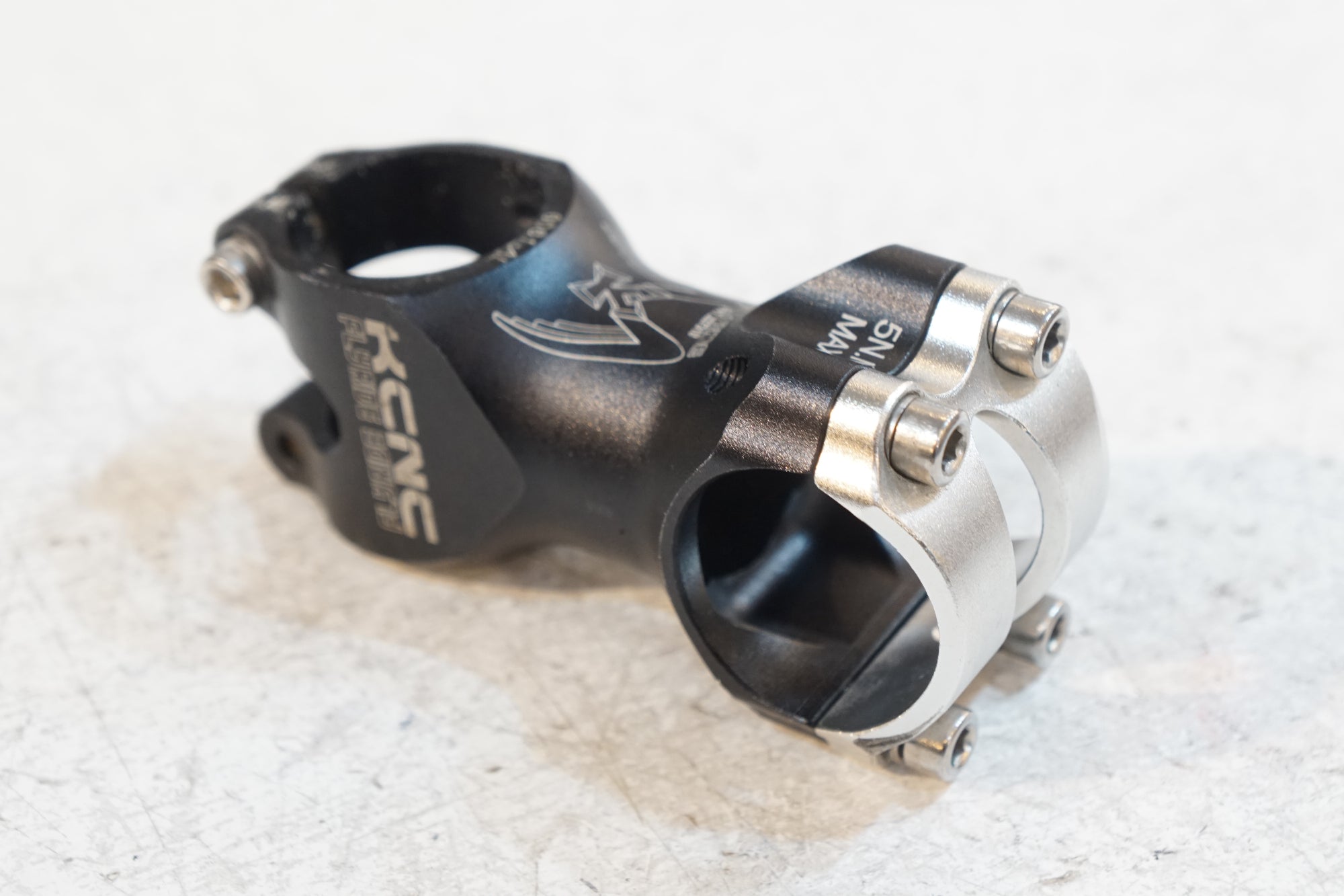 KCNC 「ケーシーエヌシー」 FLYRIDE φ31.8 60mm ステム / バイチャリ浦和ベース