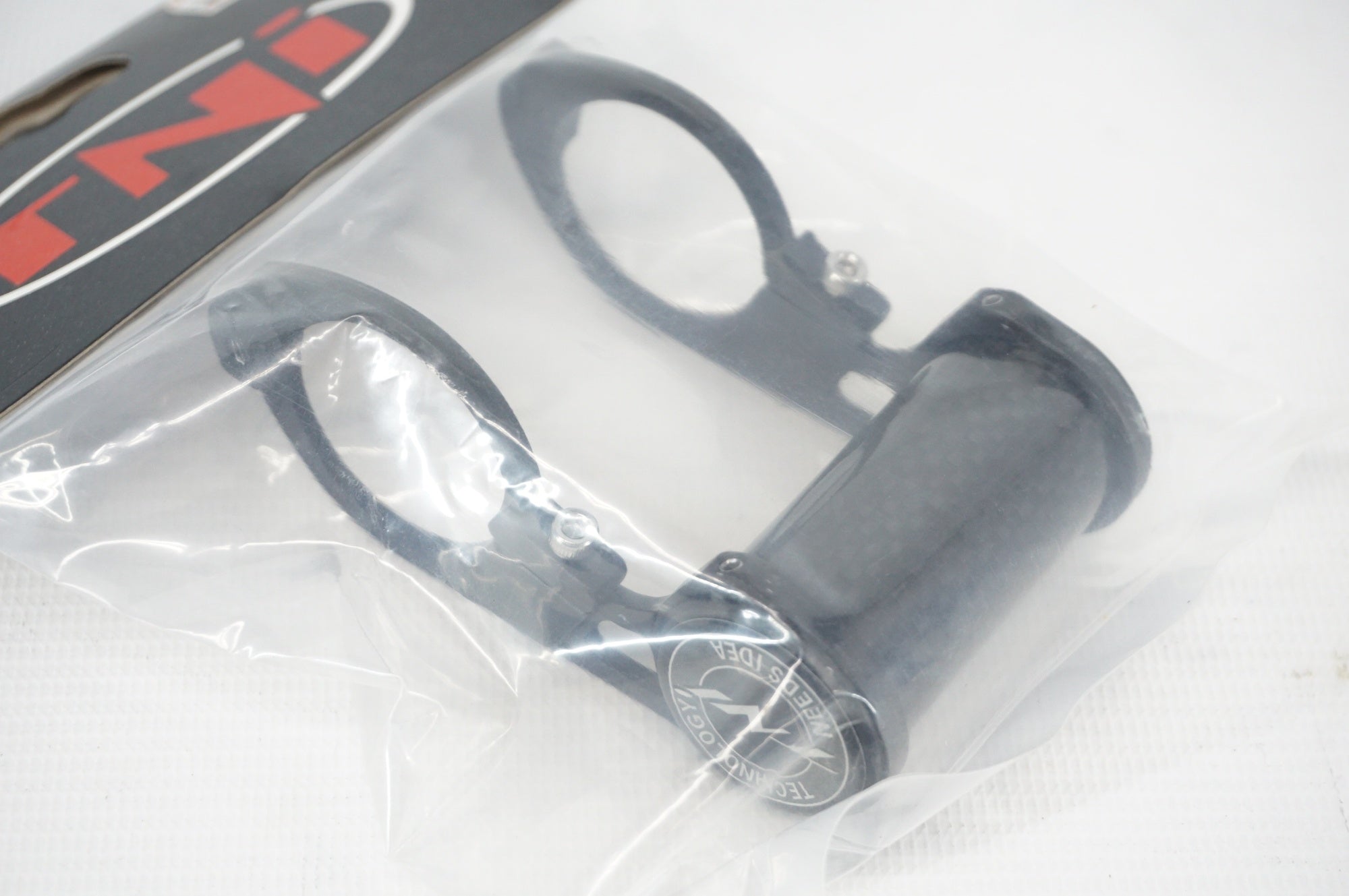 TNI 「ティーエヌアイ」 軽量カーボンステー / 阪急塚口店