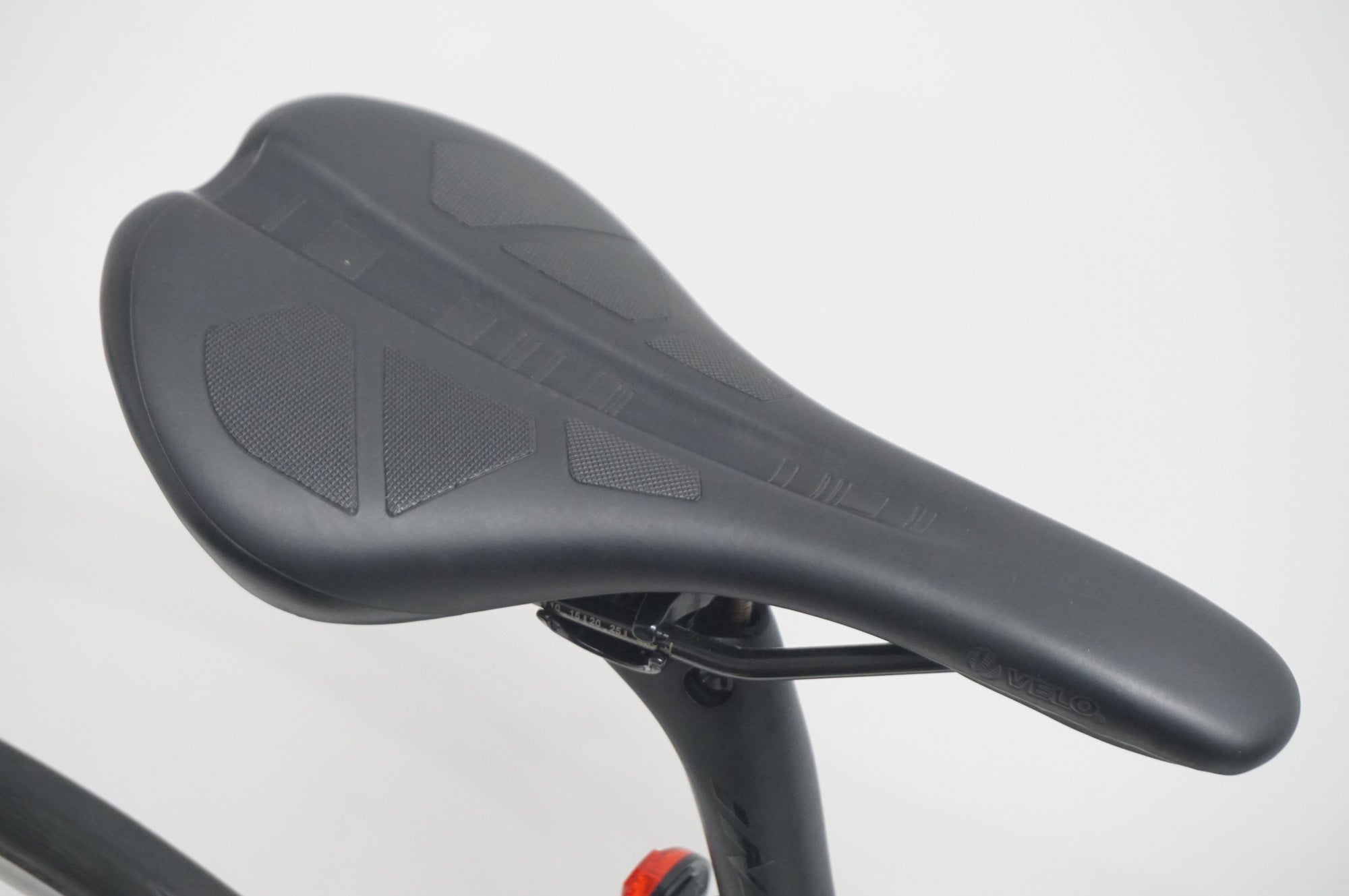 TNI 「ティーエヌアイ」 CARBON 12K 2020年頃 ロードバイク / 福岡店