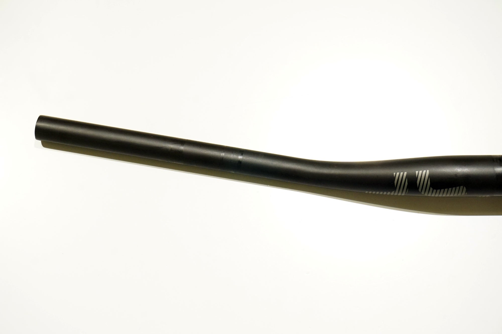 E THIRTEEN 「イーサーティーン」 RACE CARBON φ35 800mm ライザーバー / 浜松店