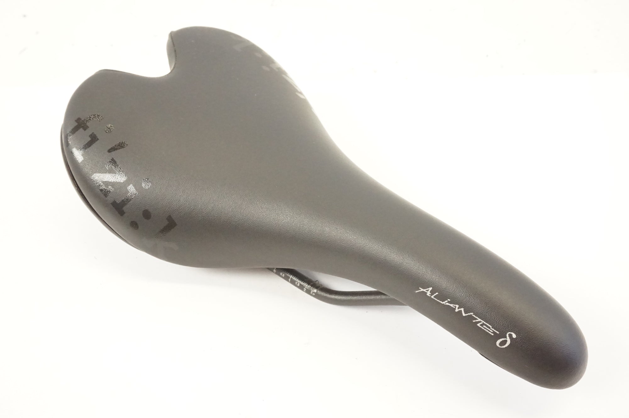 fizik フィジーク　ALIANTE サドル Amazon | Fizik フィジーク サドル 自転車 TEMPO ALIANTE R5 S