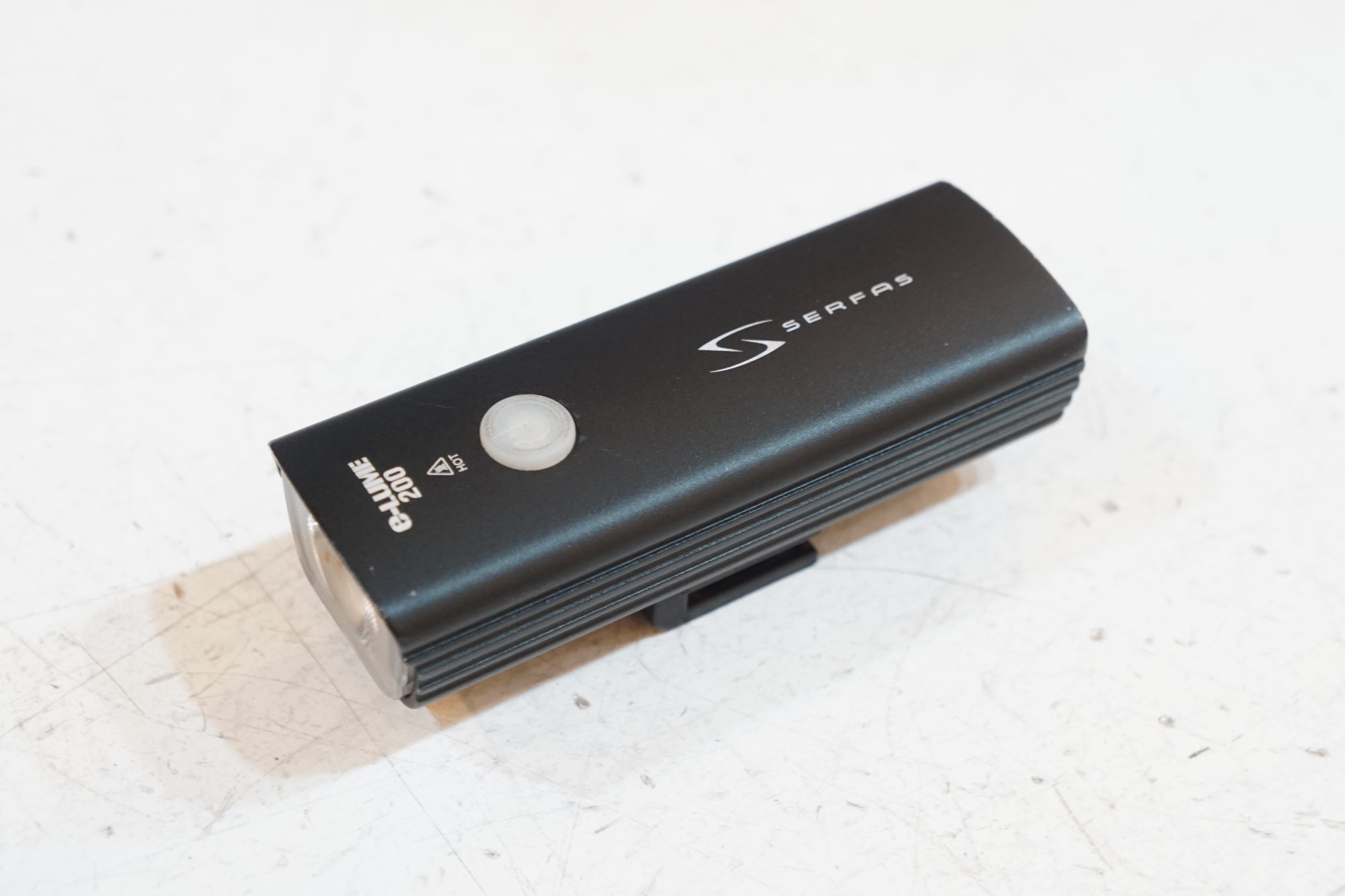 SERFAS 「サーファス」 E-LUME200 フロントライト / バイチャリ浦和ベース