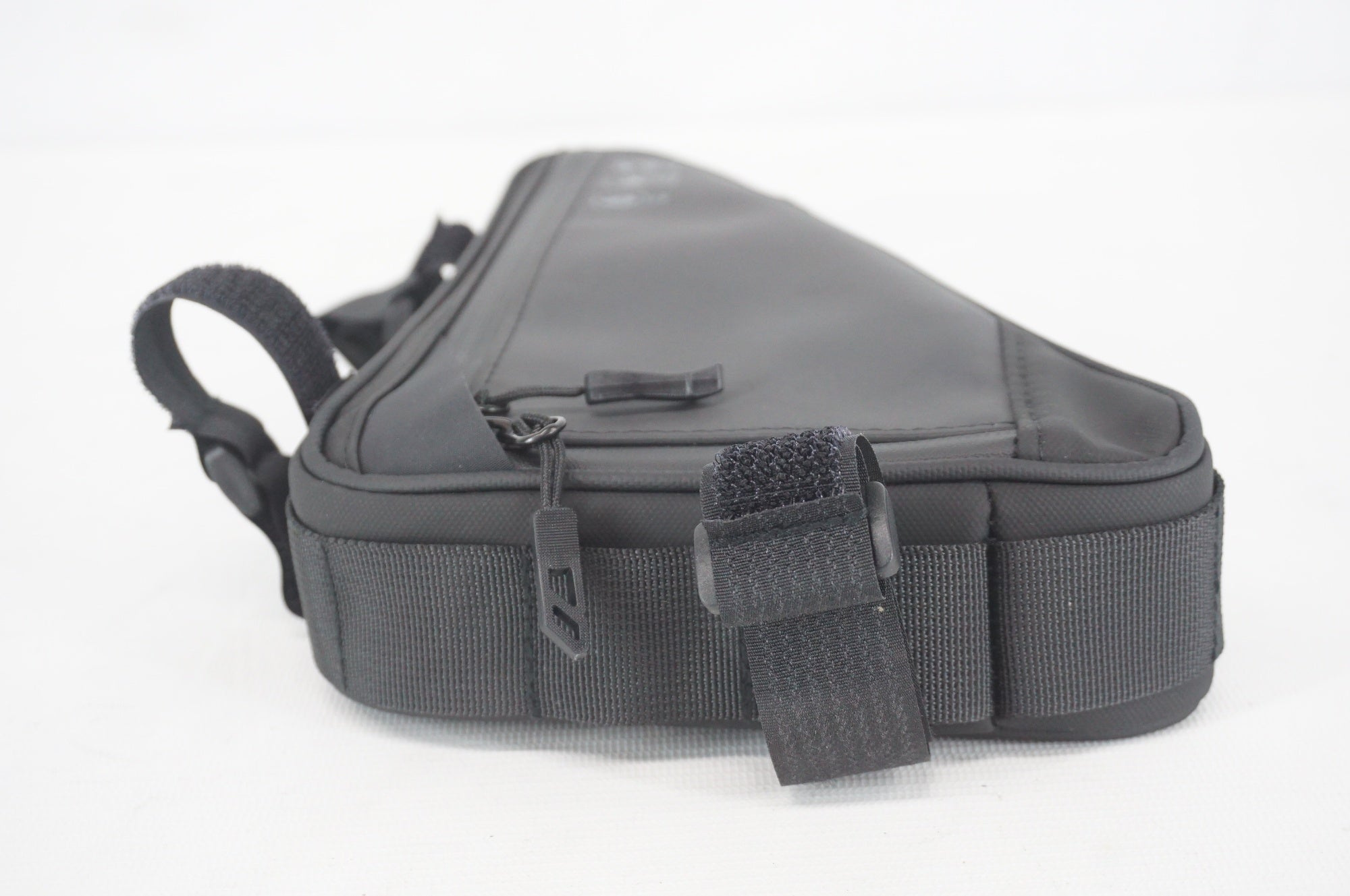 YMK MA-RU 「ワイエムケーマール」 フレームバッグ / 阪急塚口店