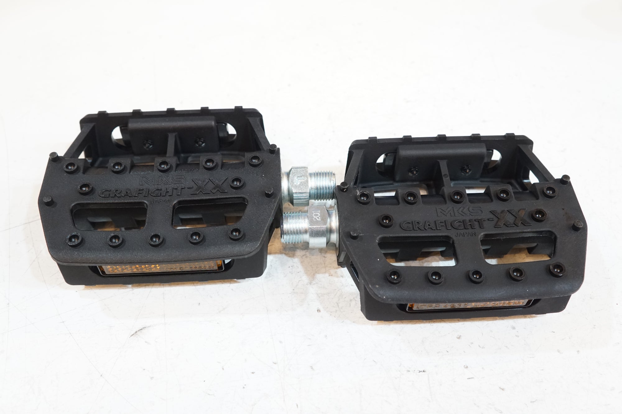 MKS 「ミカシマ」 GRAFIGHT-XX ペダル / バイチャリ浦和ベース