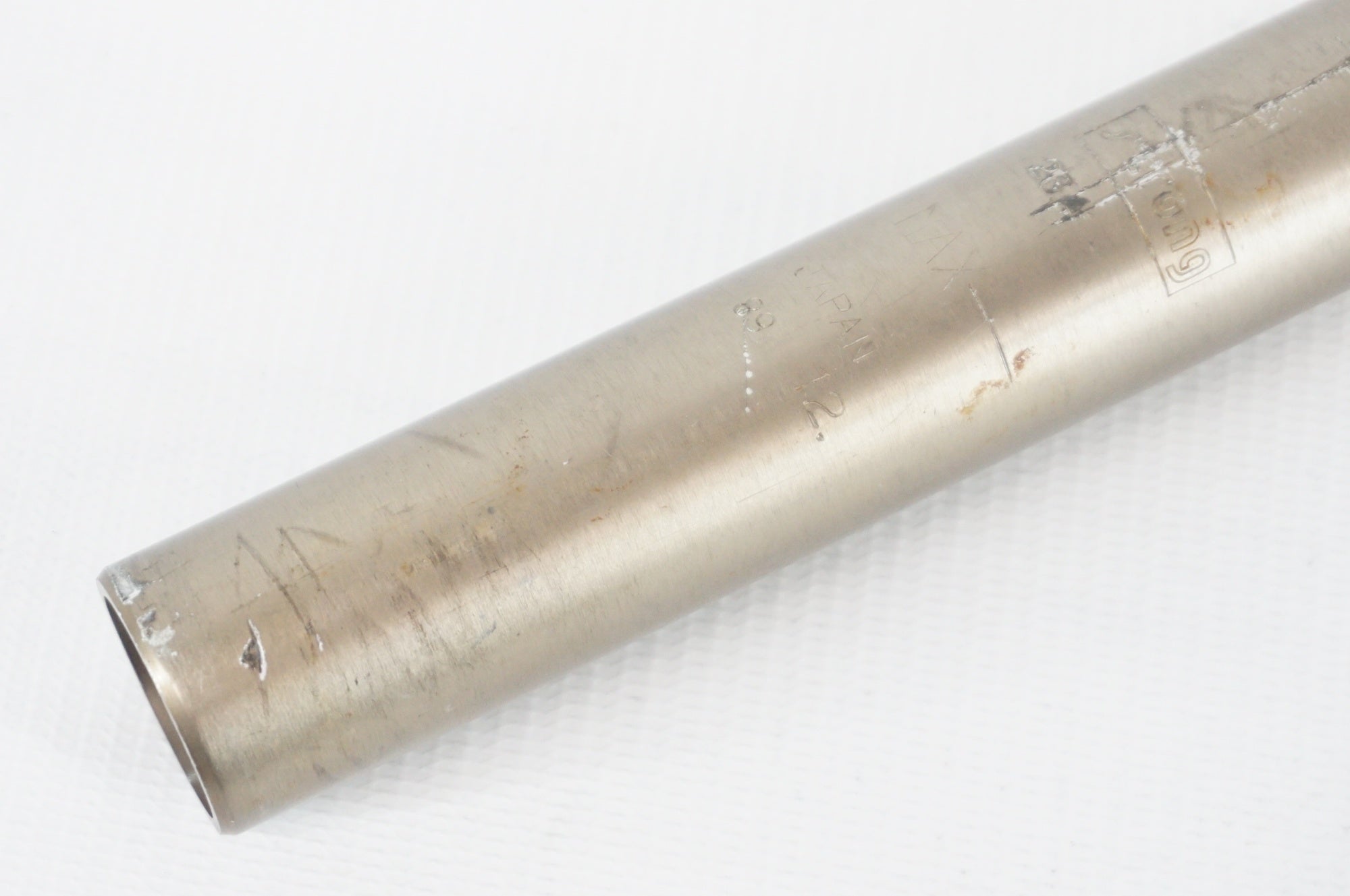 STRONG 「ストロング」 Φ26.4 300mm シートポスト / 阪急塚口店