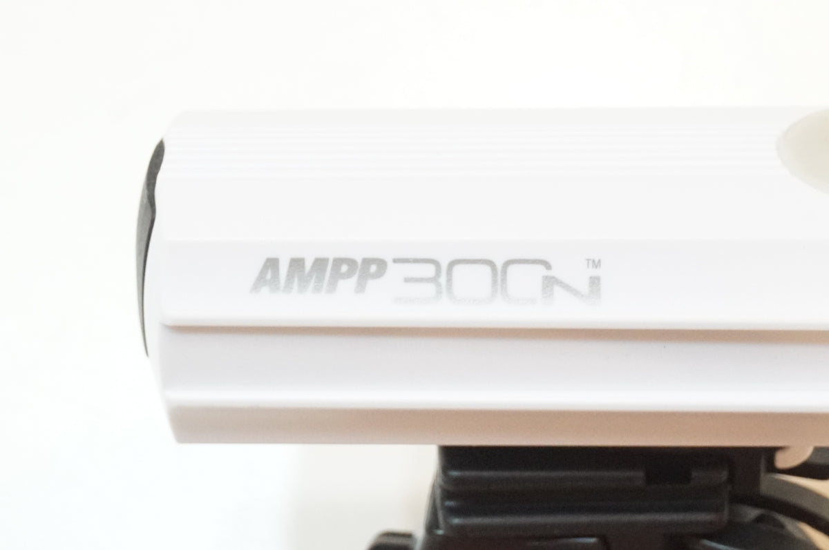 CATEYE 「キャットアイ」 AMPP 300N フロントライト / 浦和ベース