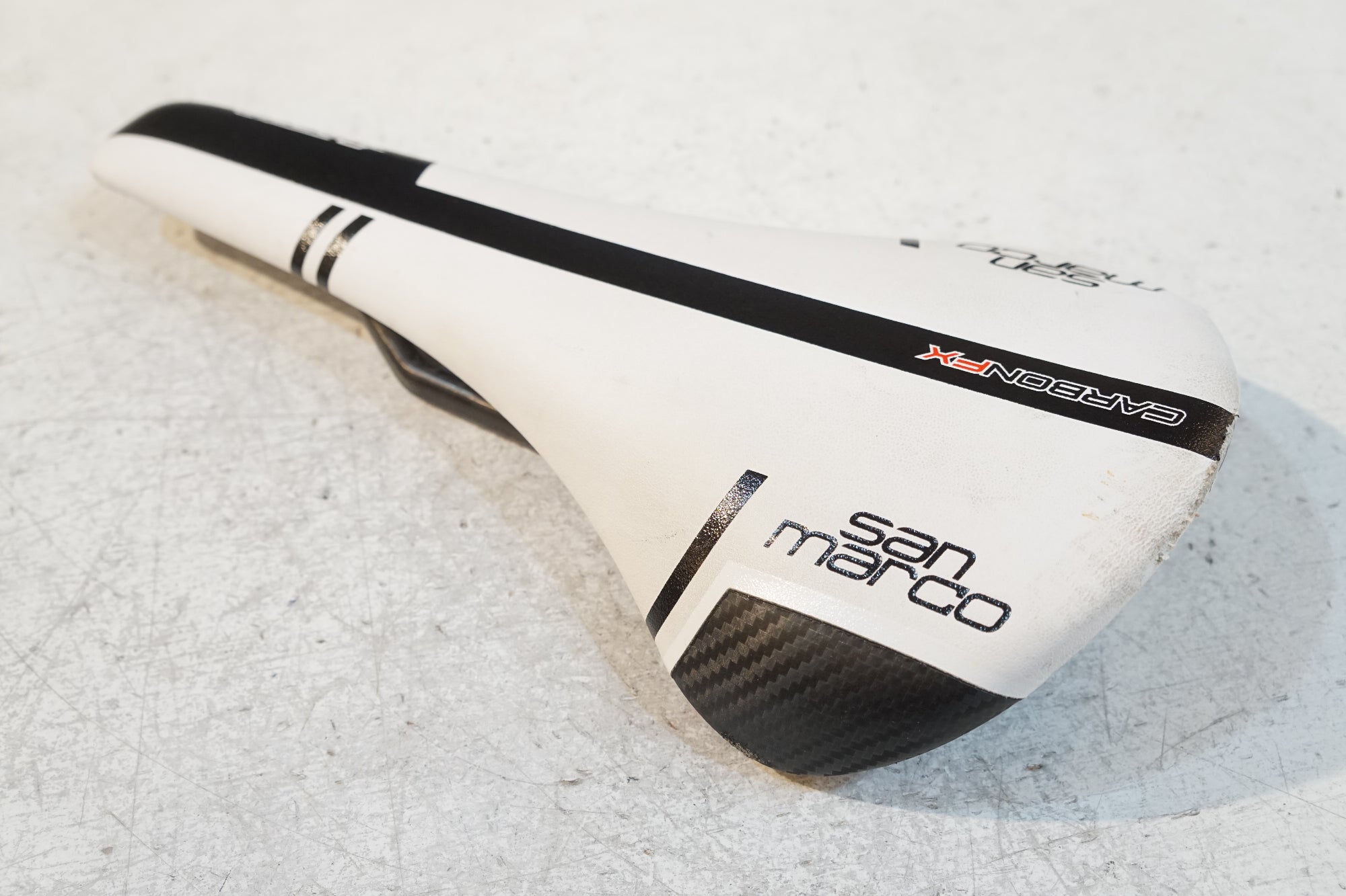 SELLE SAN MARCO 「セラ サン マルコ」 REGALE CARBON FX サドル / バイチャリ浦和ベース