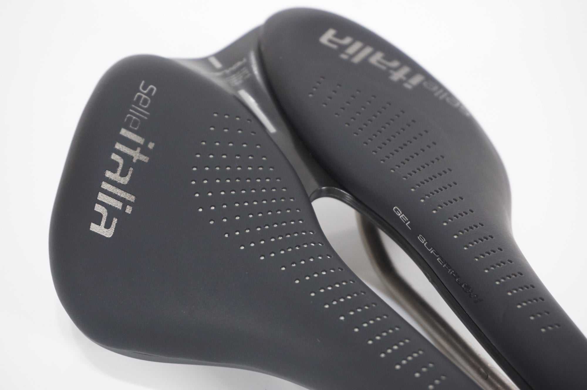 SELLE ITALIA 「セライタリア」 MAX NOVUS BOOST EVO Ti316 SUPERFLOW サドル / AKIBA店