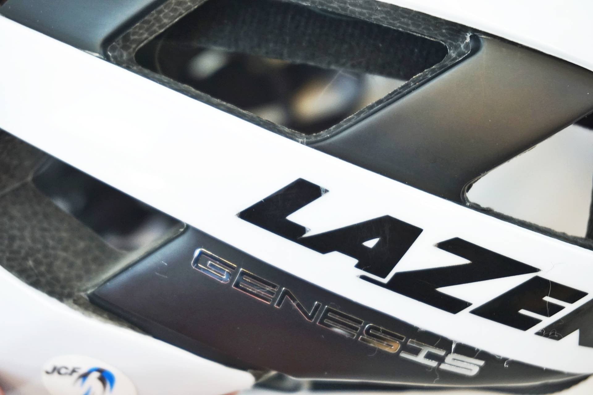 LAZER 「レーザー」 GENESIS Sサイズ ヘルメット / 有明ガーデン店