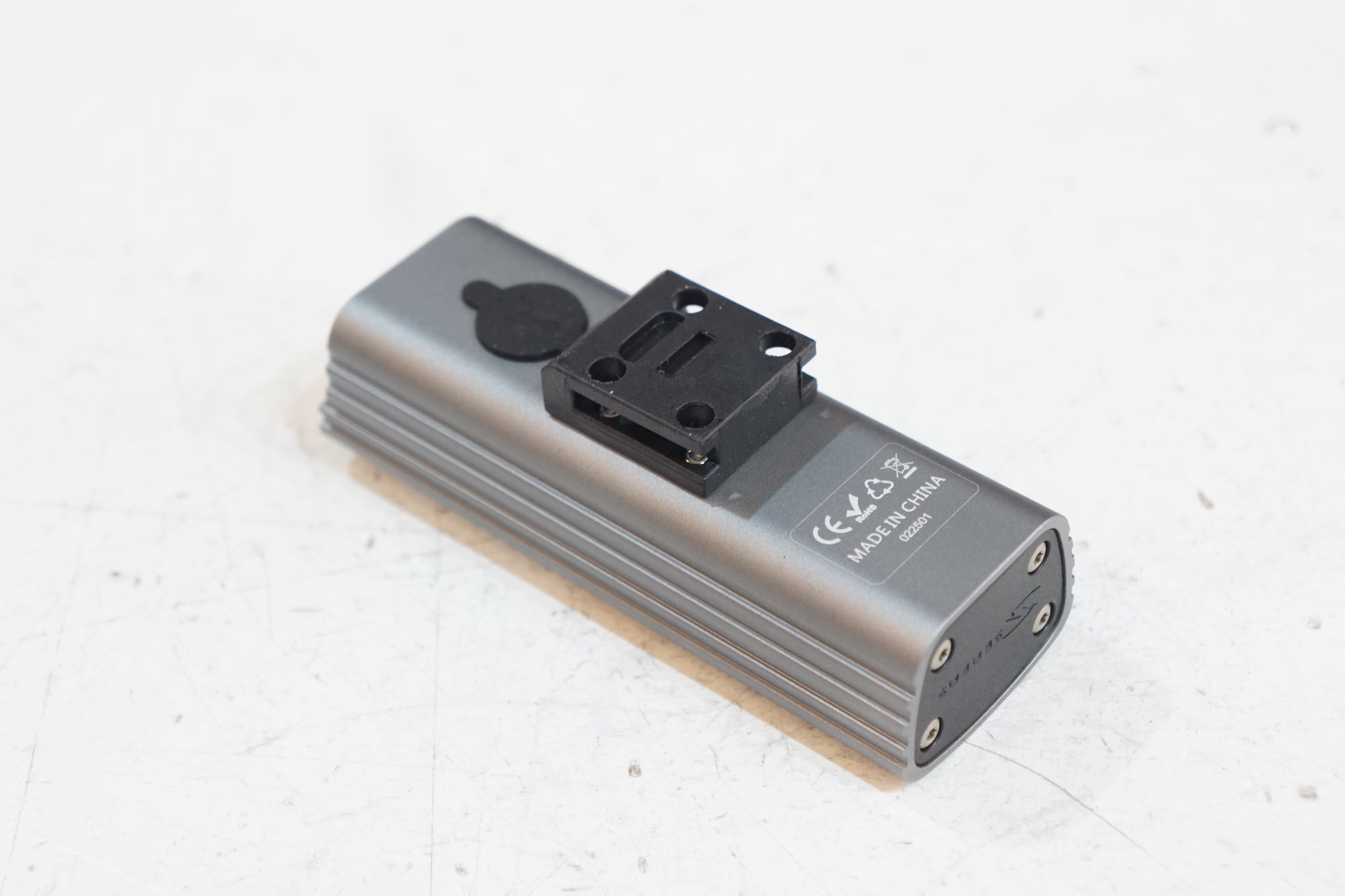 SERFAS 「サーファス」 E-LUME 350 フロントライト / バイチャリ浦和ベース