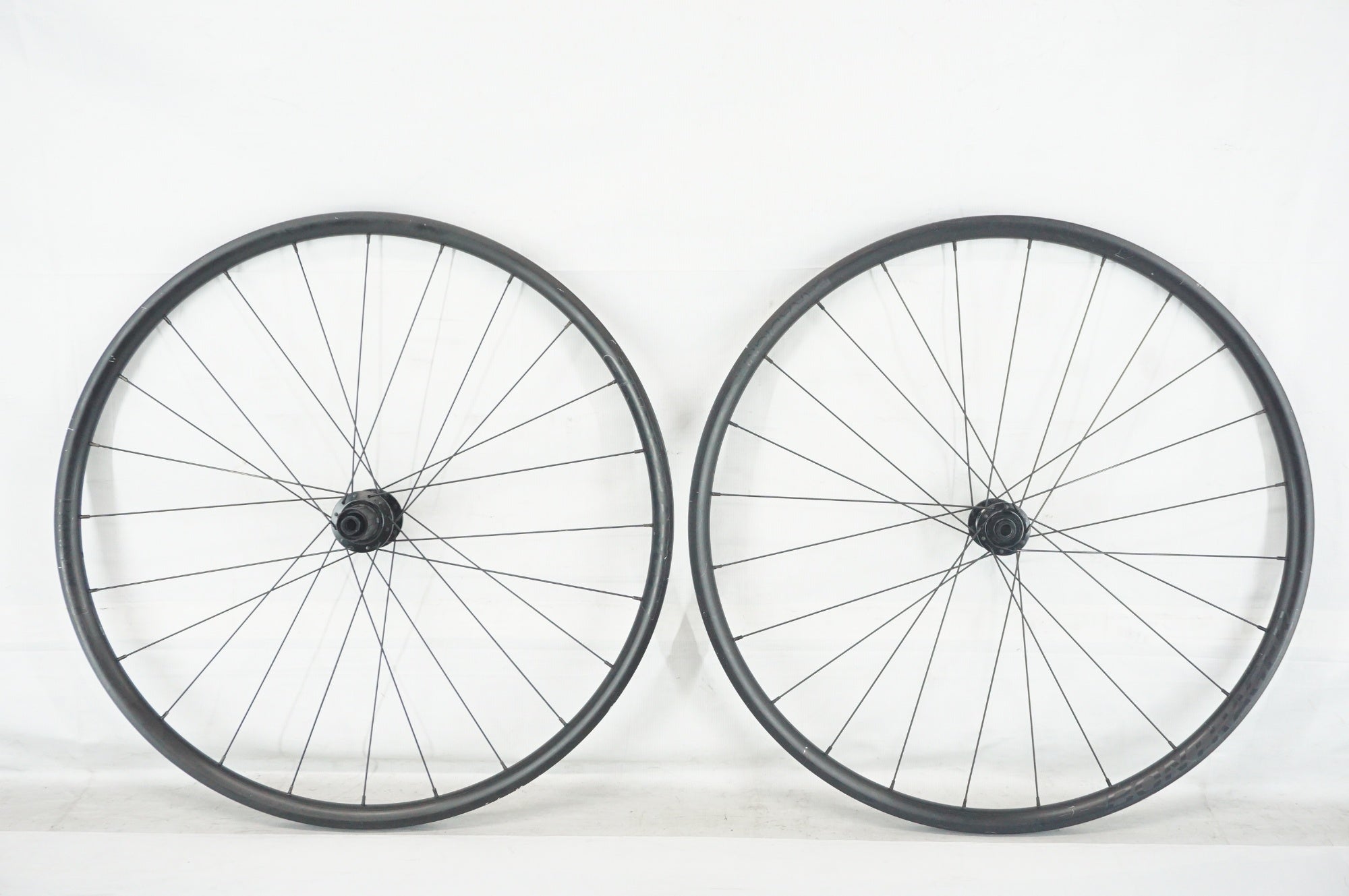 BONTRAGER 「ボントレガー」 PARADIGM シマノ11速 ホイールセット / 阪急塚口店