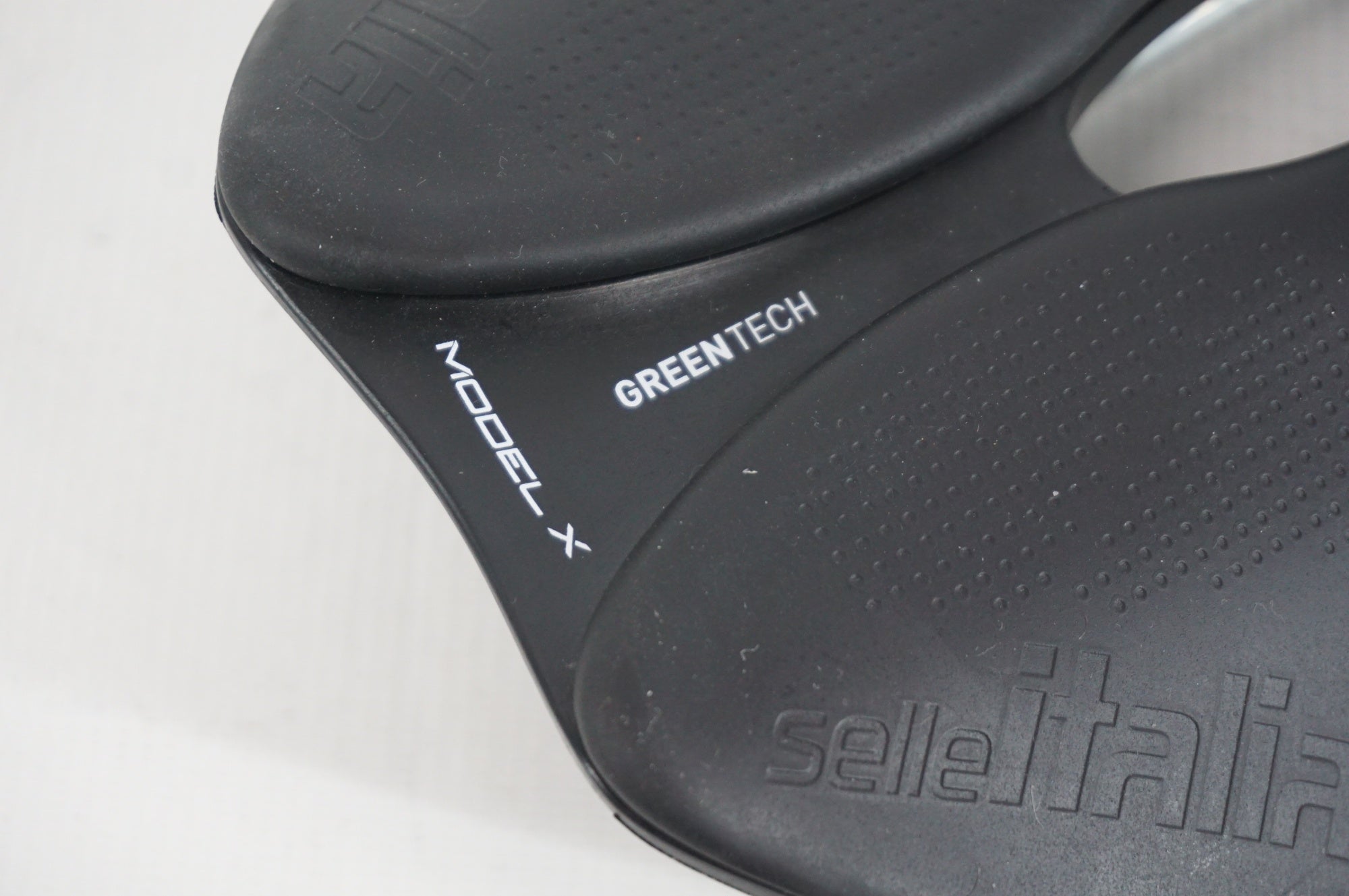 SELLE ITALIA 「セライタリア」 MODEL X GREEN サドル / 阪急塚口店