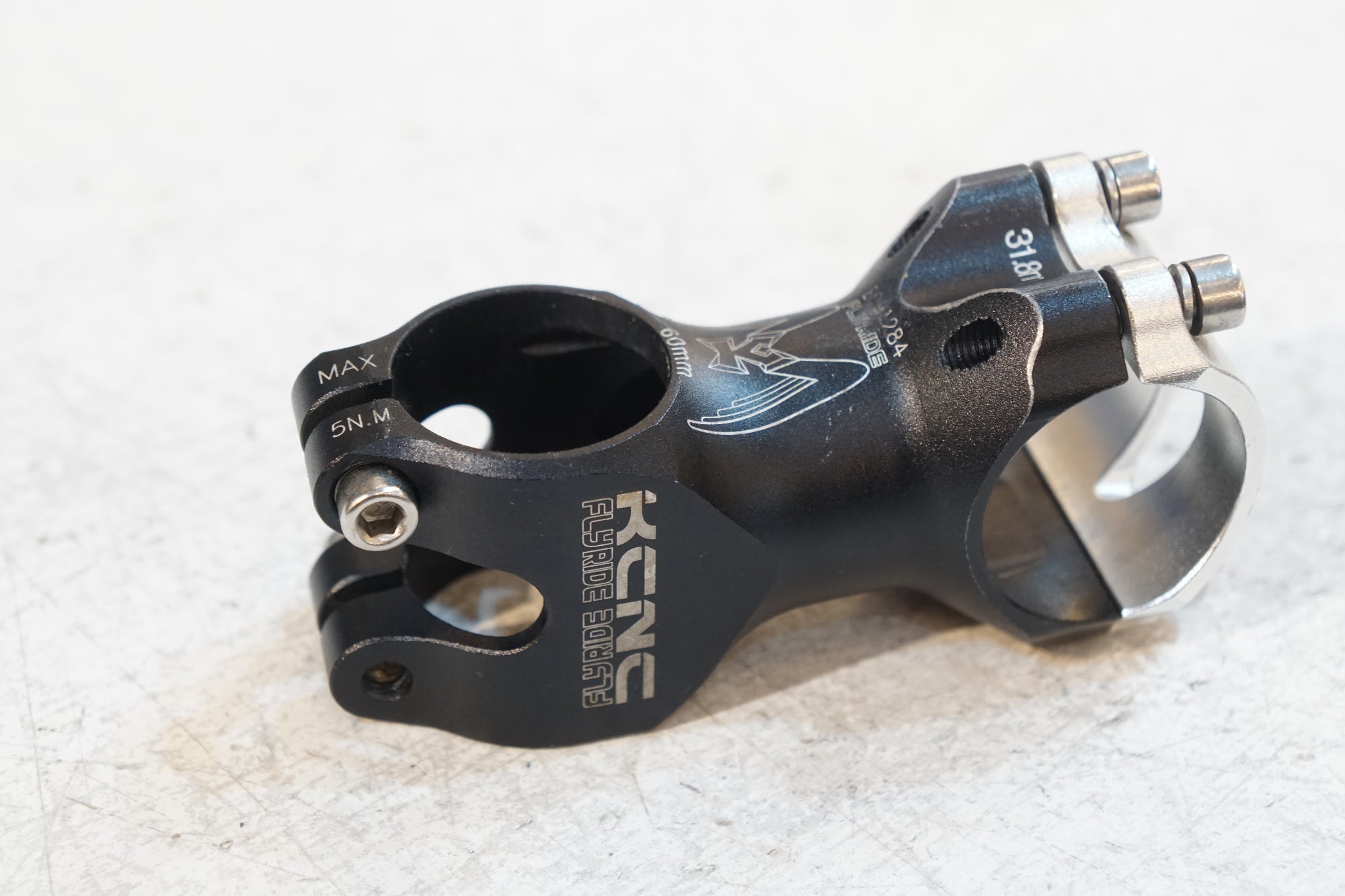 KCNC 「ケーシーエヌシー」 FLYRIDE φ31.8 60mm ステム / バイチャリ浦和ベース