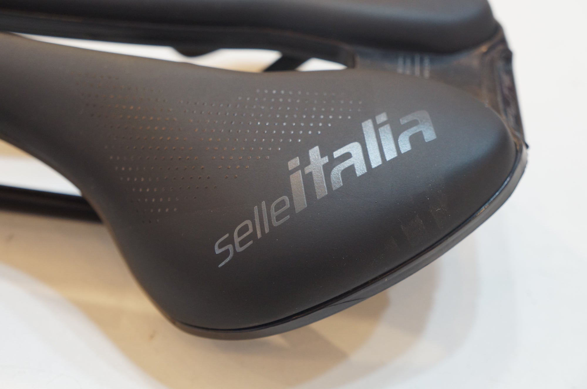 SELLE ITALIA 「セラ イタリア」 FLITE BOOST サドル / バイチャリ浦和ベース