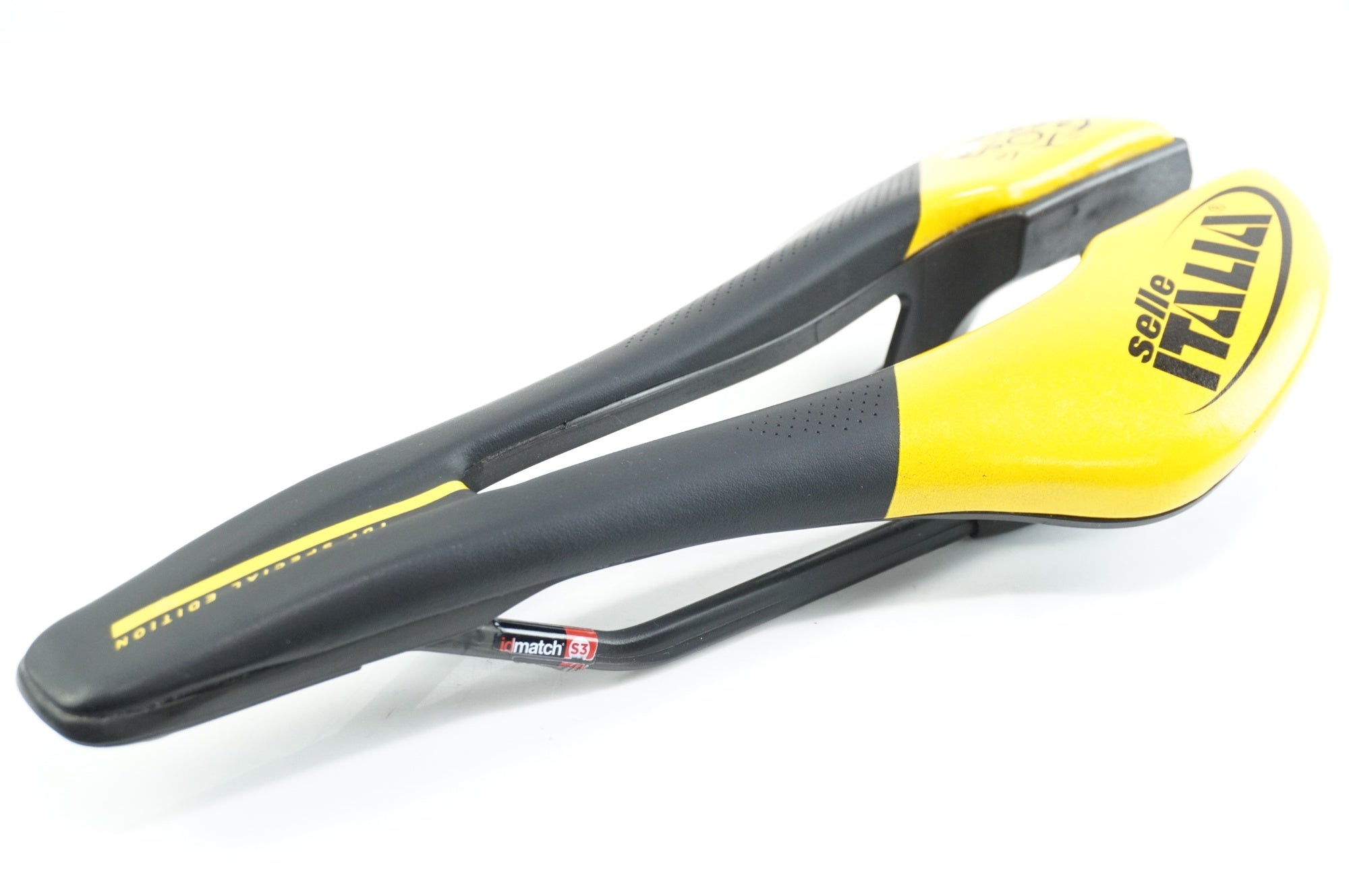SELLE ITALIA 「セライタリア」 SP-01 SUPER FLOW KIT CARBONIO TDF EDITION サドル / 中目黒店